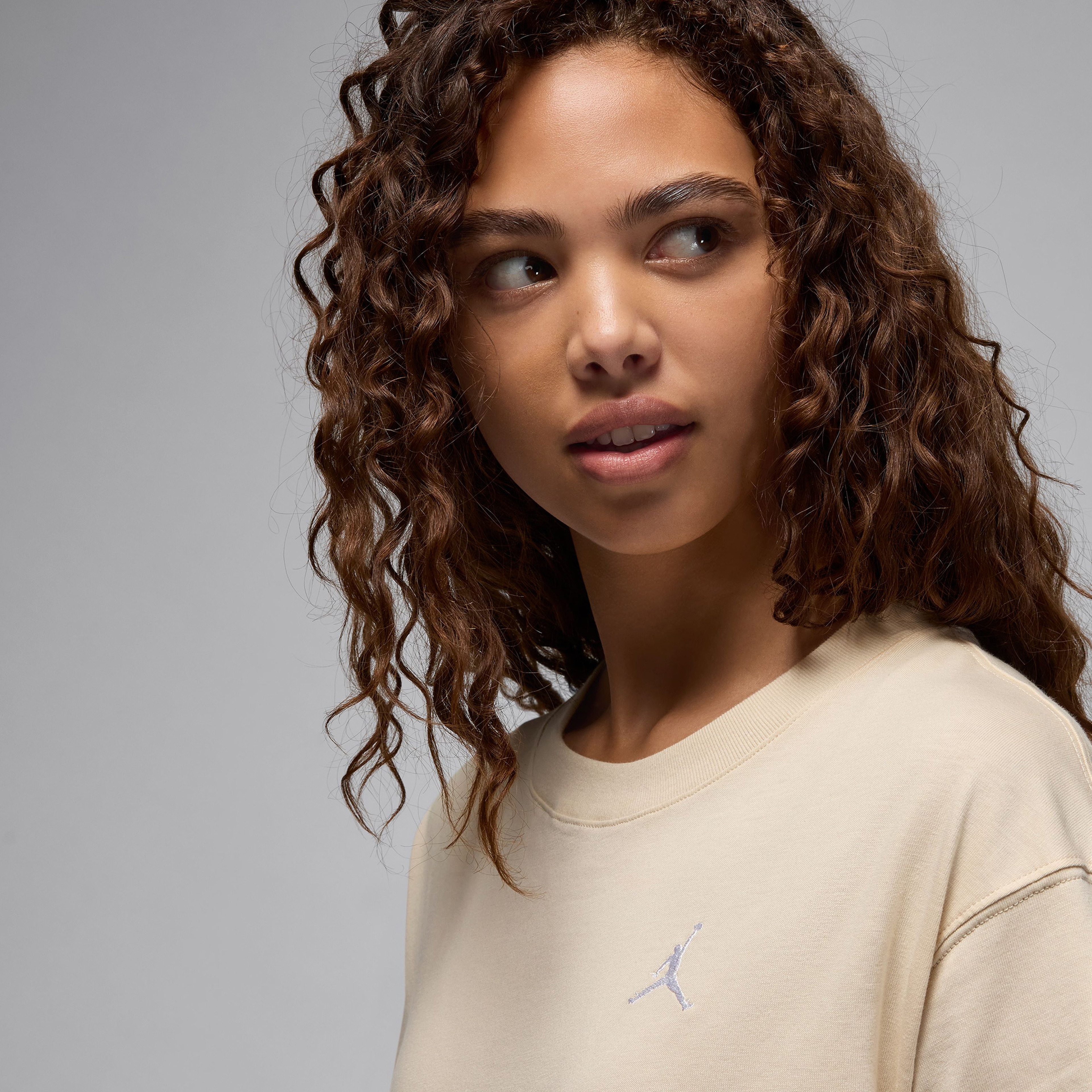 Jordan Essentials Kadın Açık Bej T-Shirt