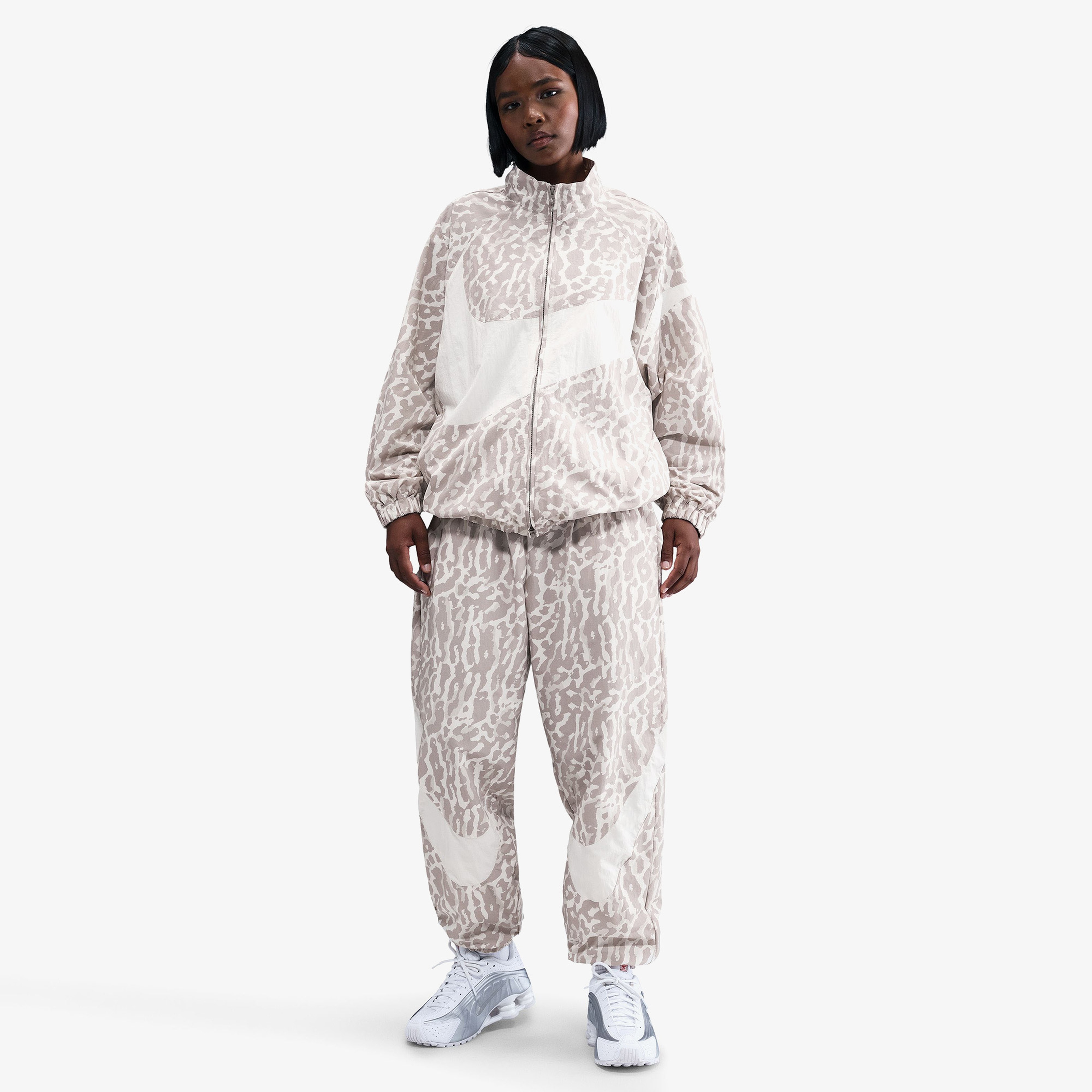 Nike Sportswear Woven Printed Kadın Gri Eşofman Altı