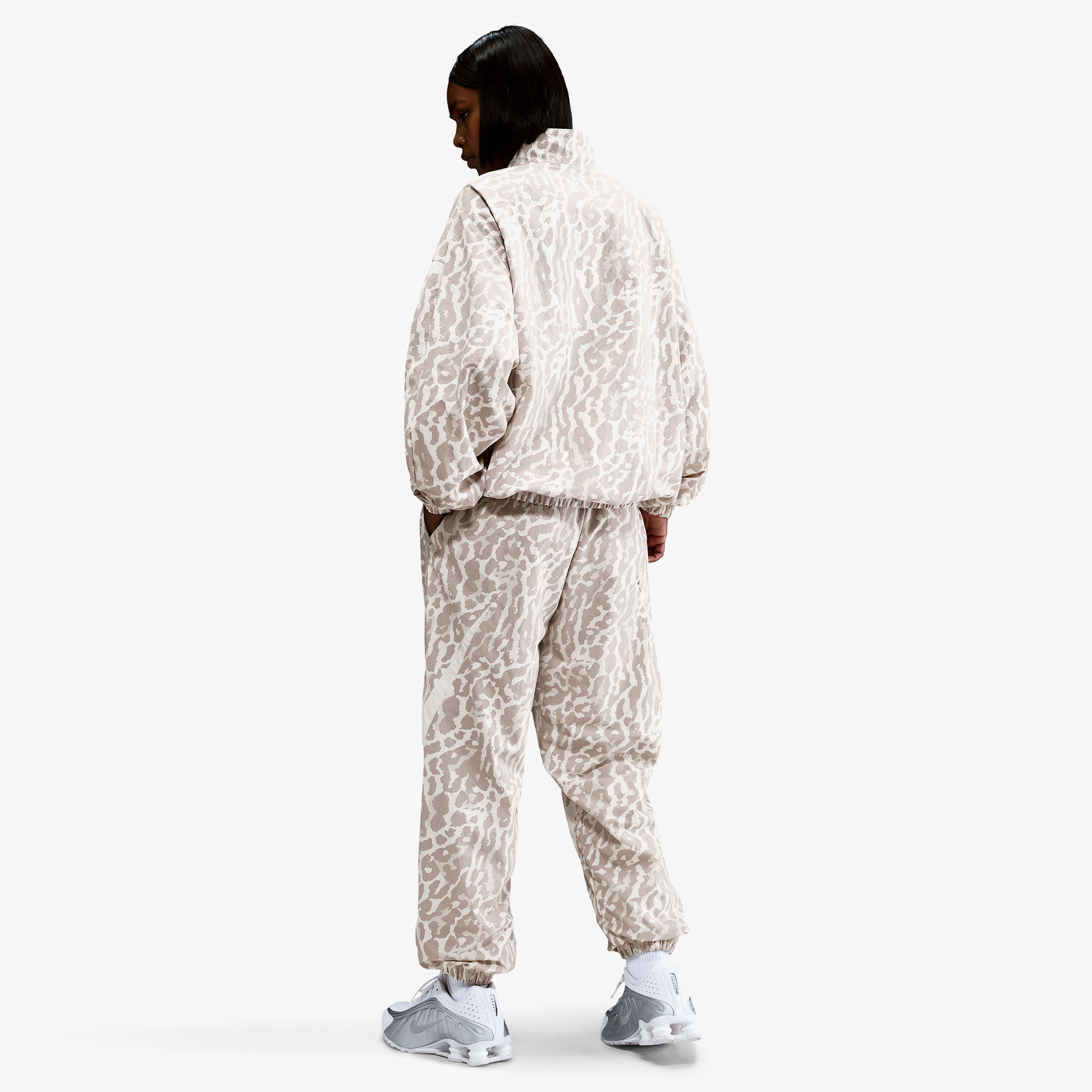 Nike Sportswear Woven Printed Kadın Gri Eşofman Altı