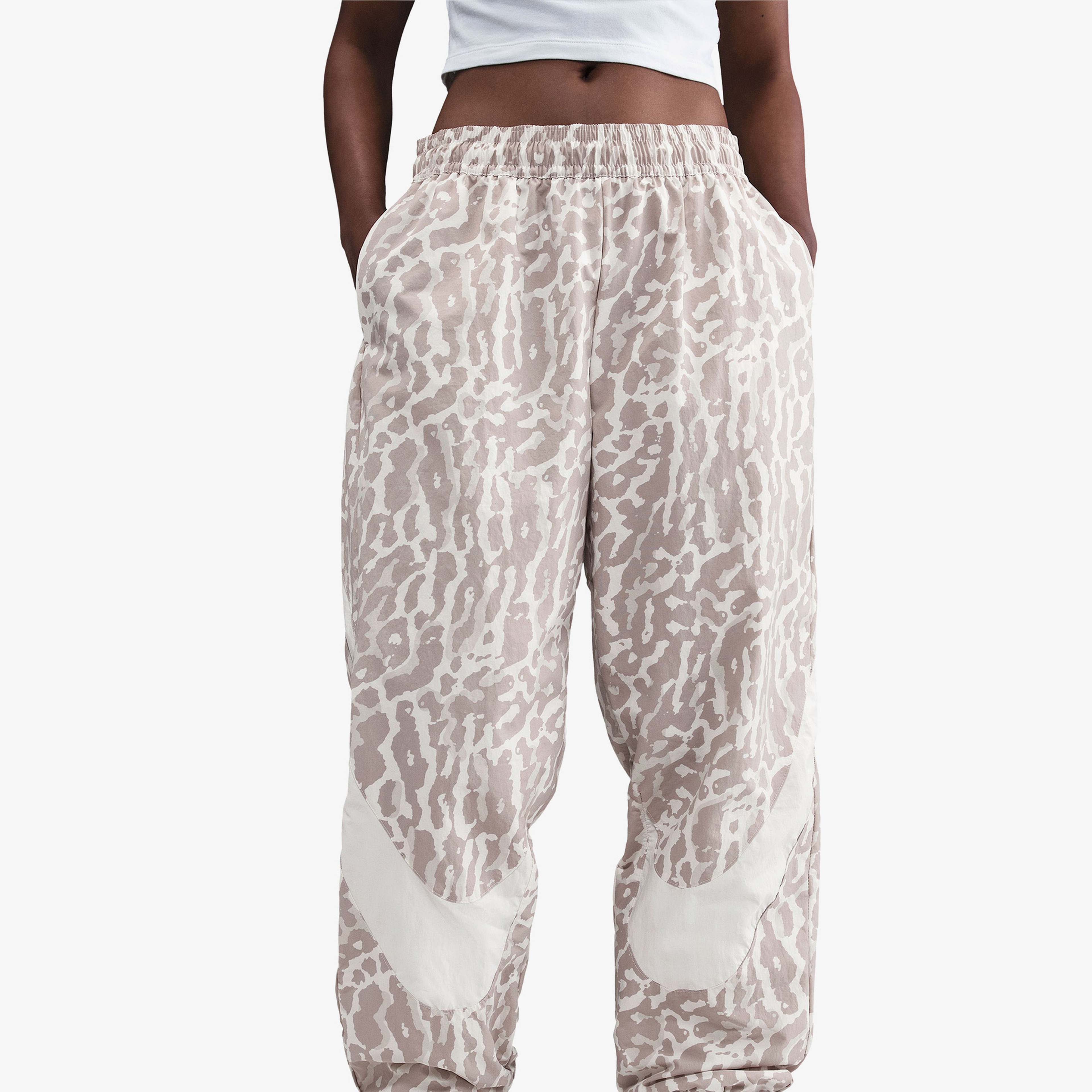 Nike Sportswear Woven Printed Kadın Gri Eşofman Altı