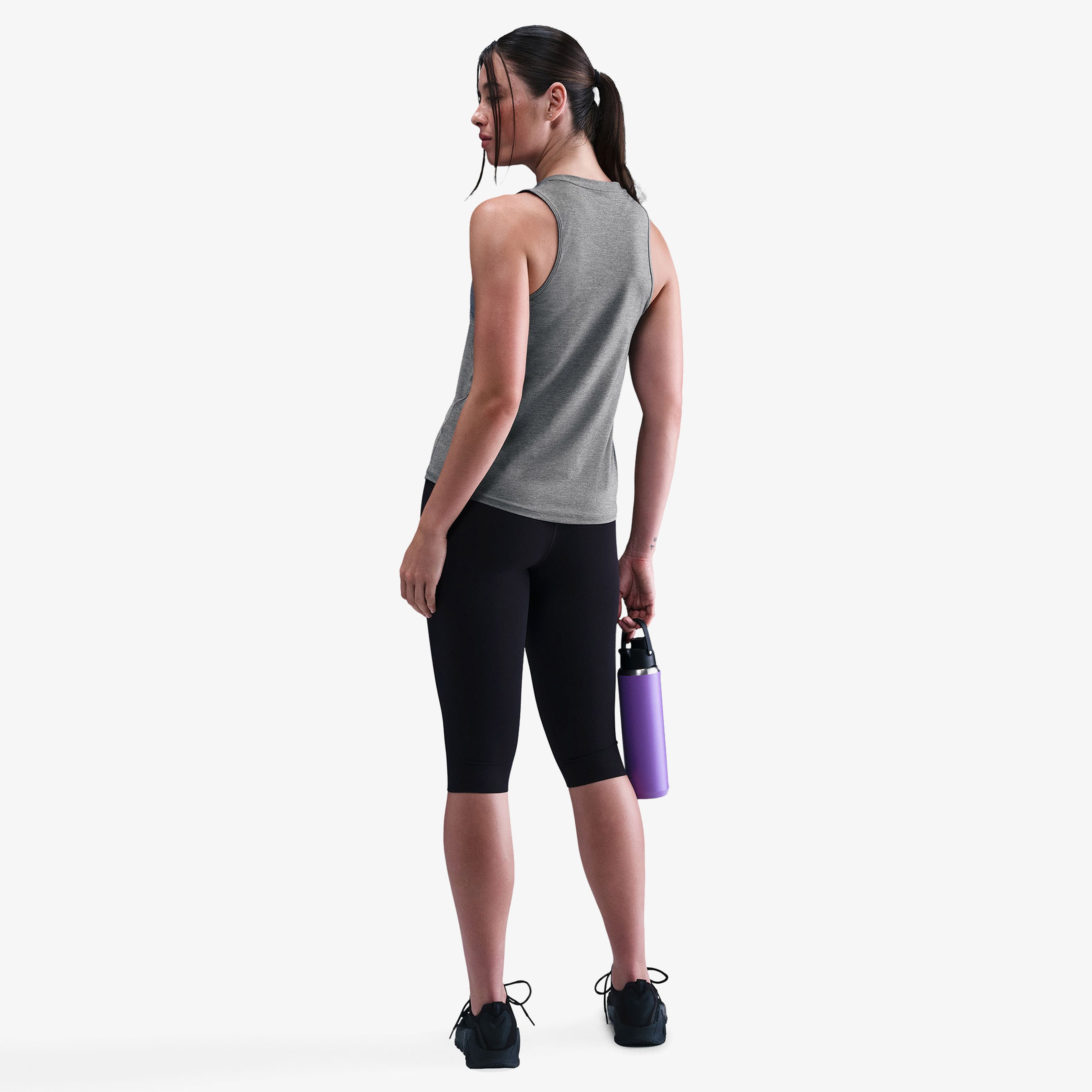 Nike One Classic Dri-Fit Kadın Gri Kolsuz T-Shirt