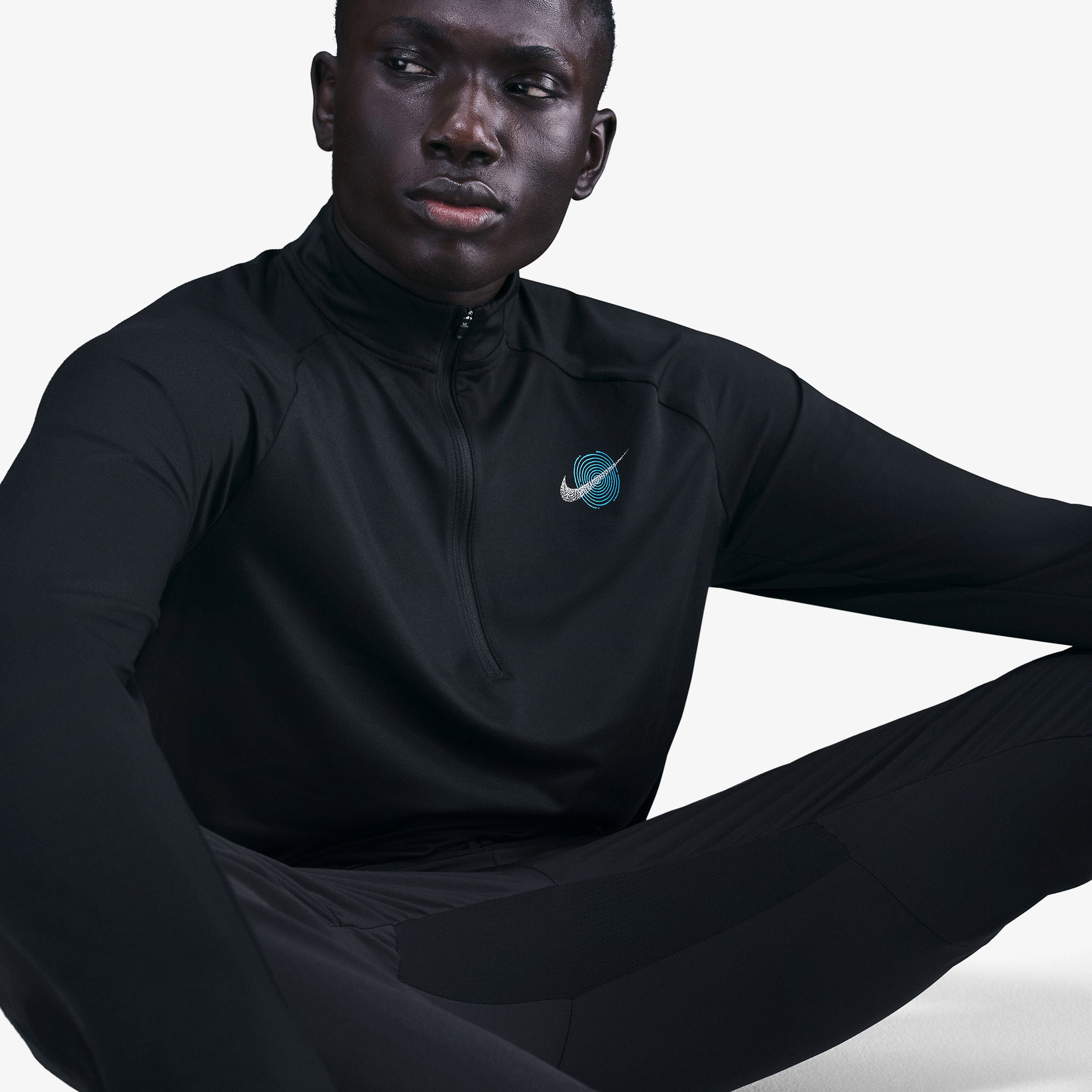 Nike Dri-Fit Stride Energy Erkek Siyah Uzun Kollu T-Shirt