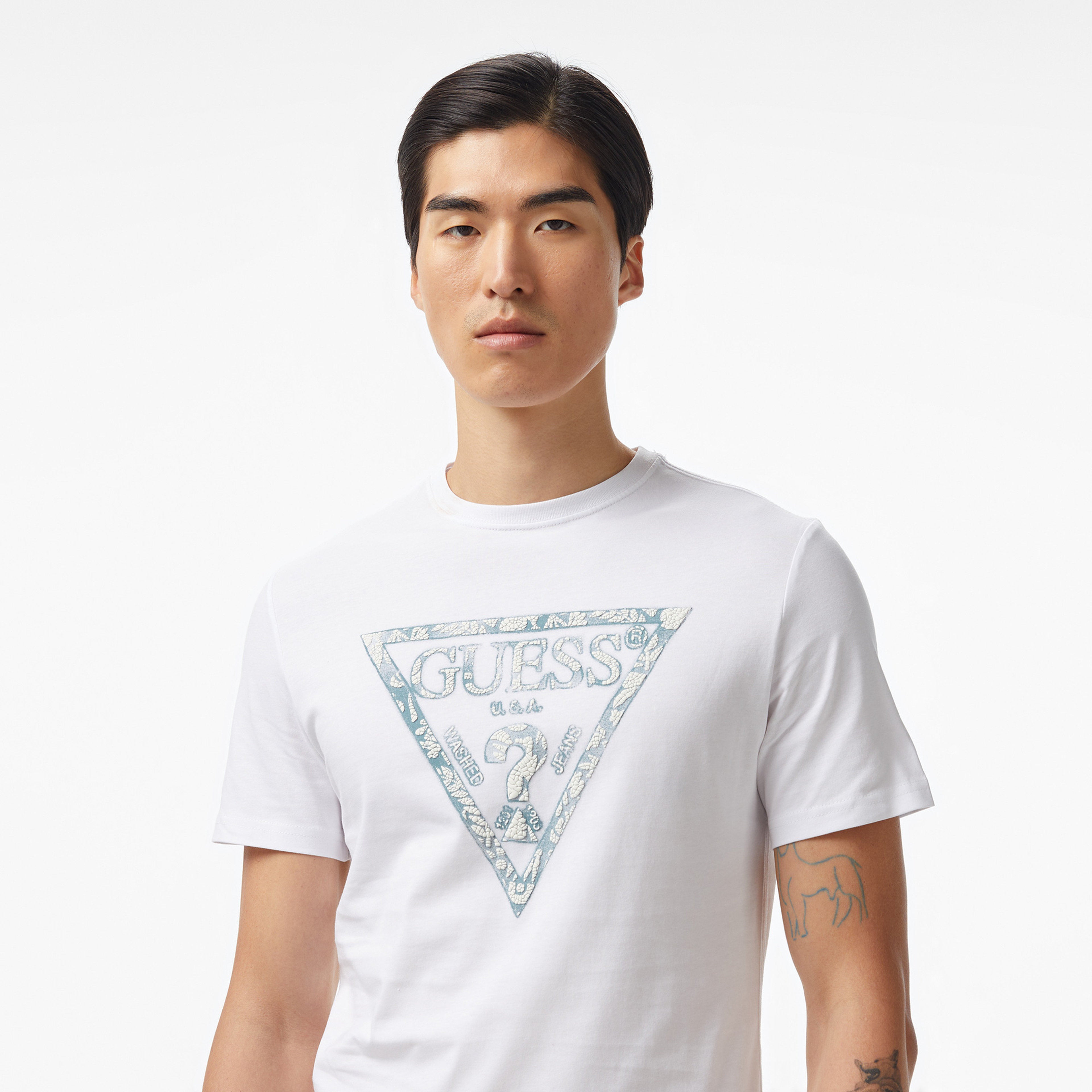 Guess Triangle Mid Organic Stream 180 Erkek Beyaz T-Shirt