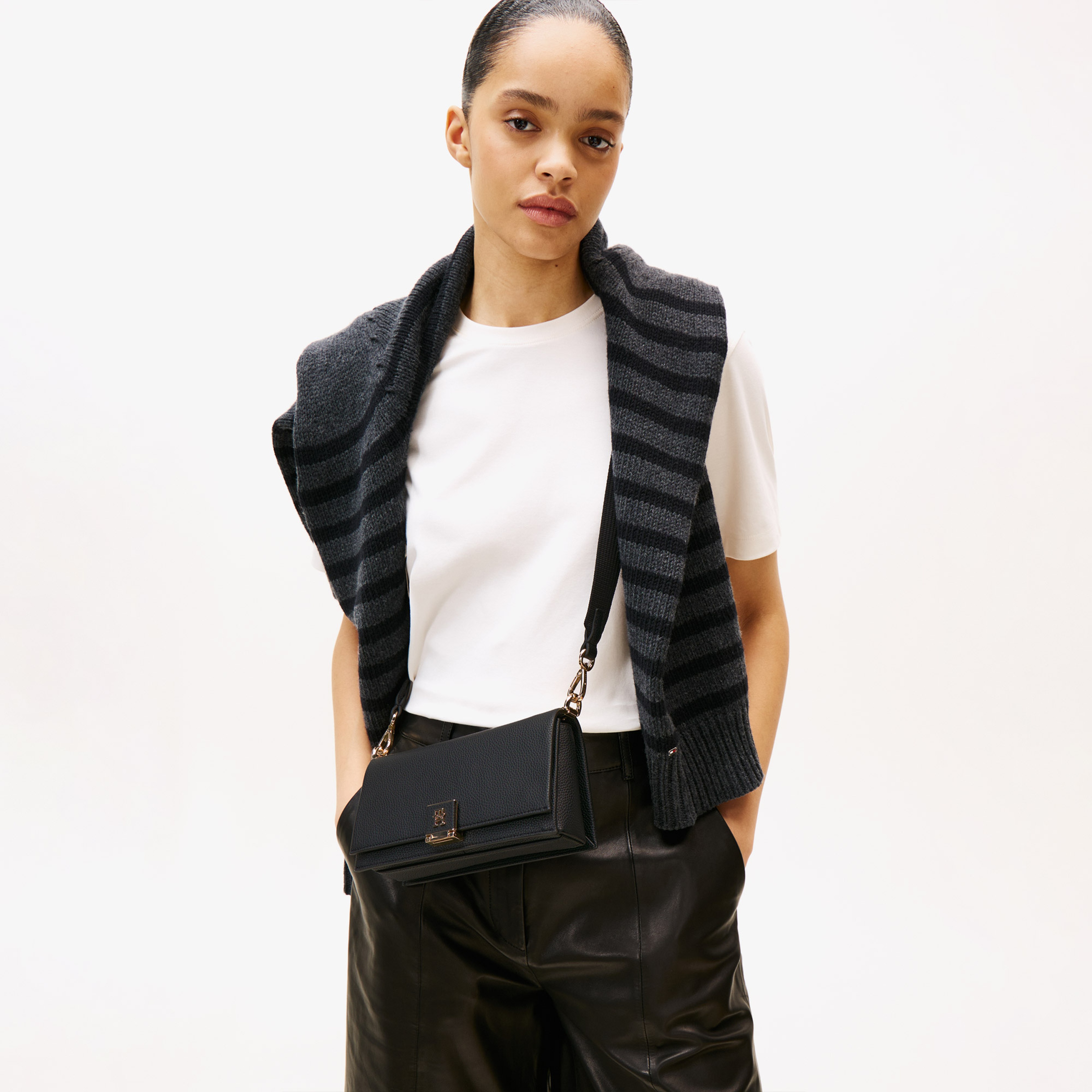 Tommy Hilfiger Her Mini Kadın Siyah Çapraz Çanta