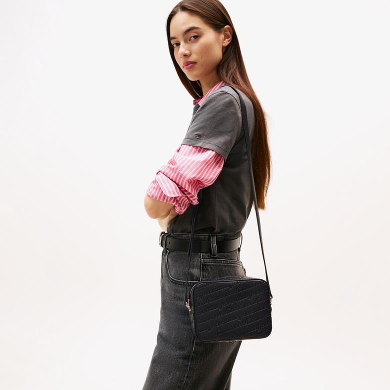 Tommy Jeans Must All Over Print Kadın Siyah Çapraz Çanta