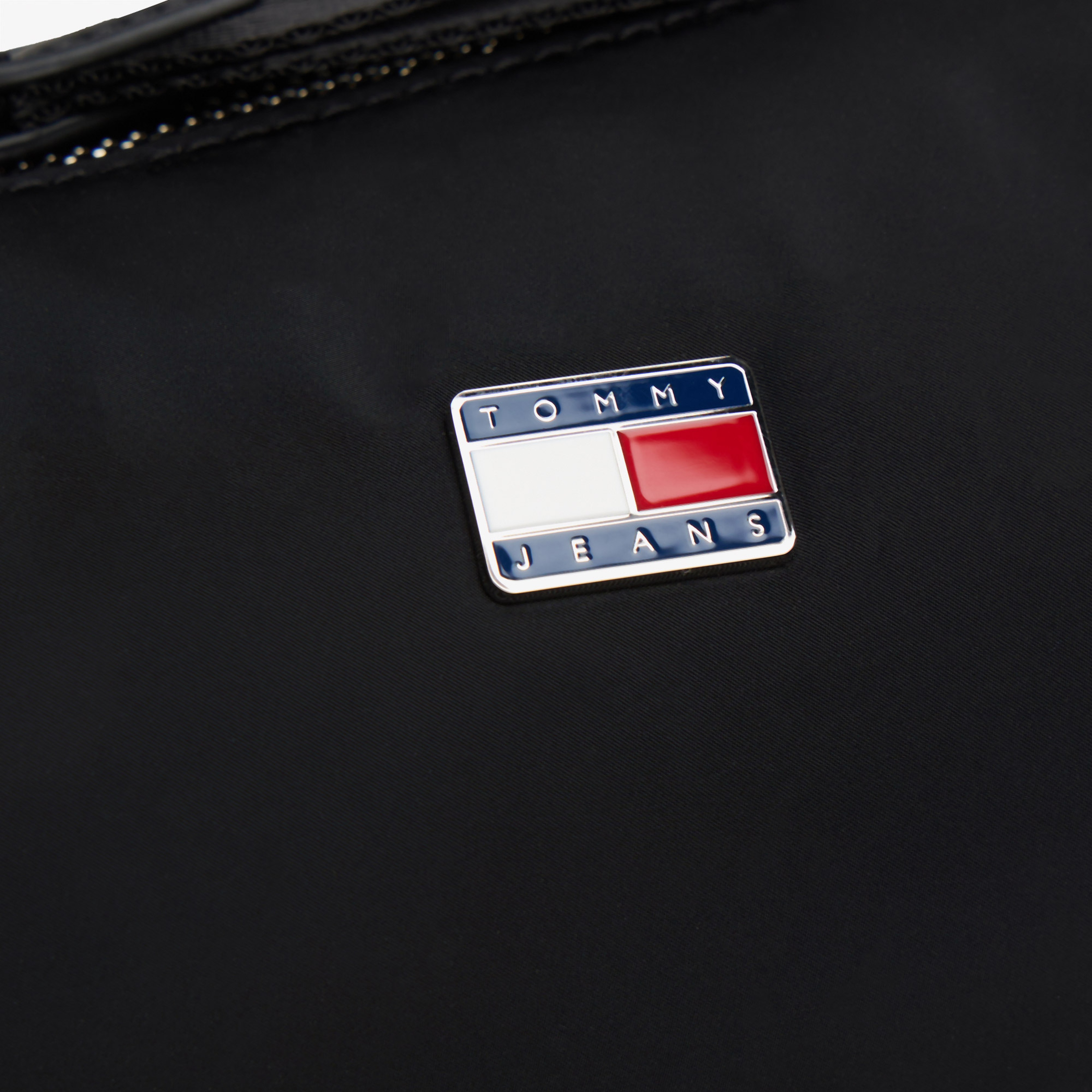 Tommy Jeans Urban Nylon Kadın Siyah Omuz Çantası