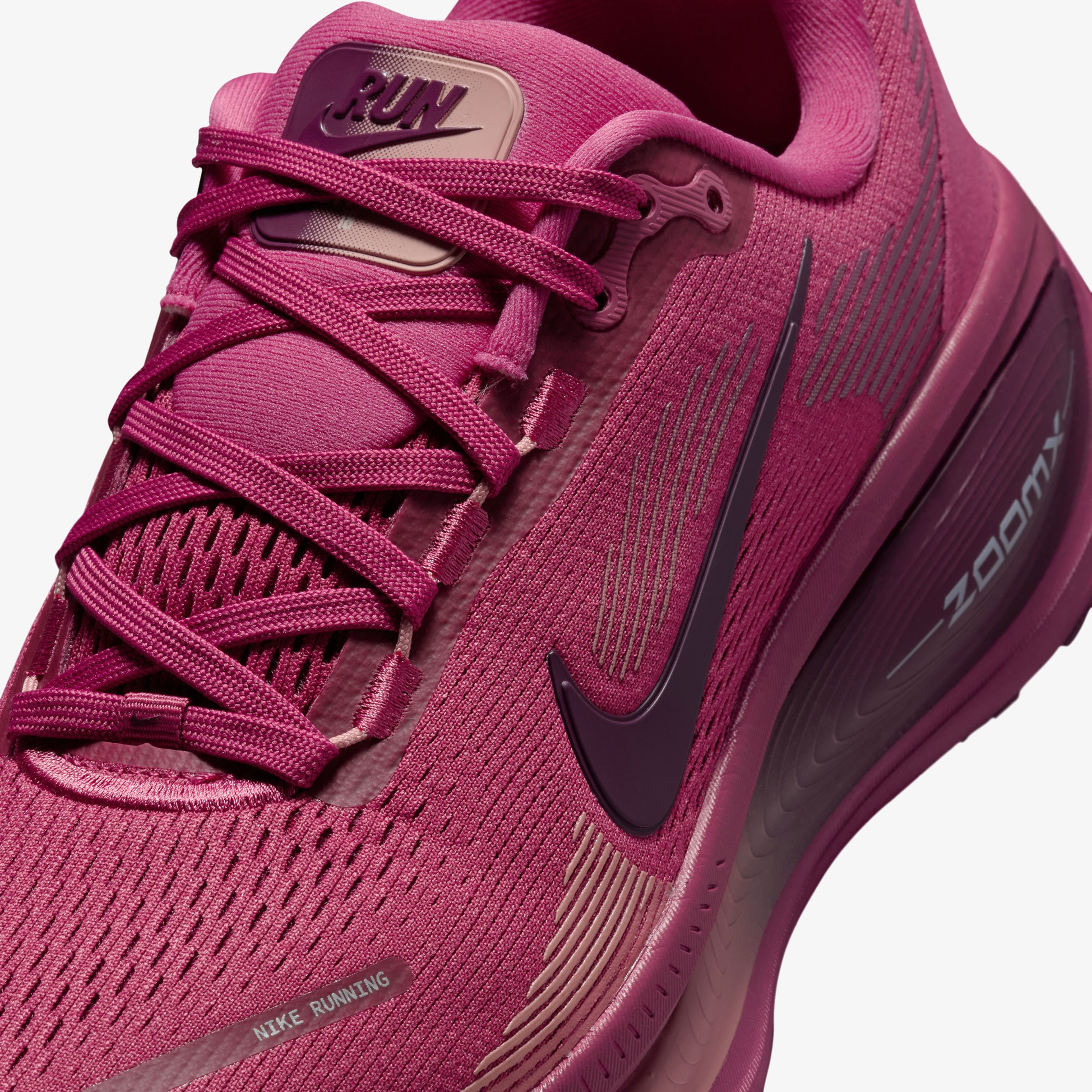 Nike Vomero 18 Kadın Bordo Koşu Ayakkabısı
