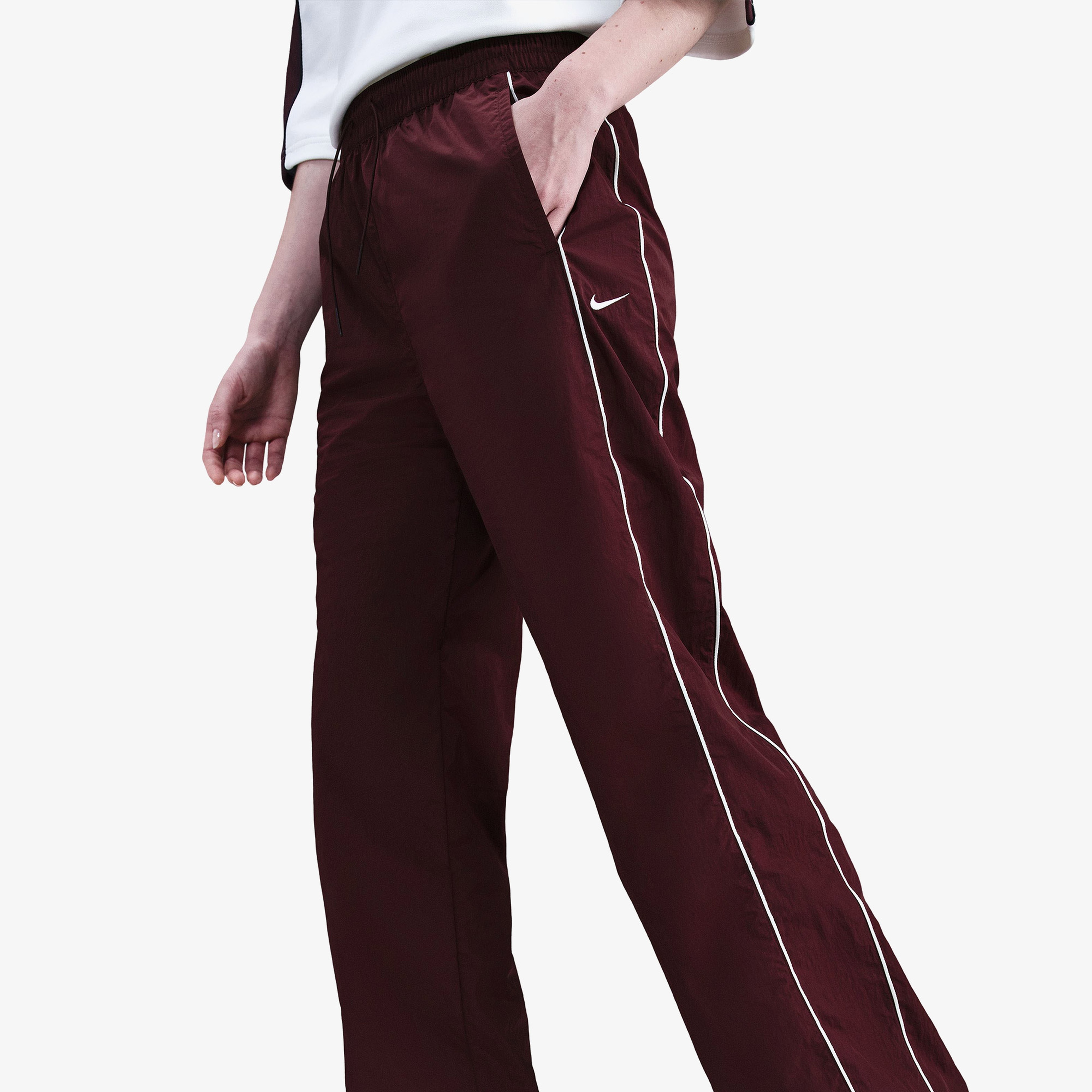 Nike Windrunner Woven Kadın Bordo Eşofman Altı