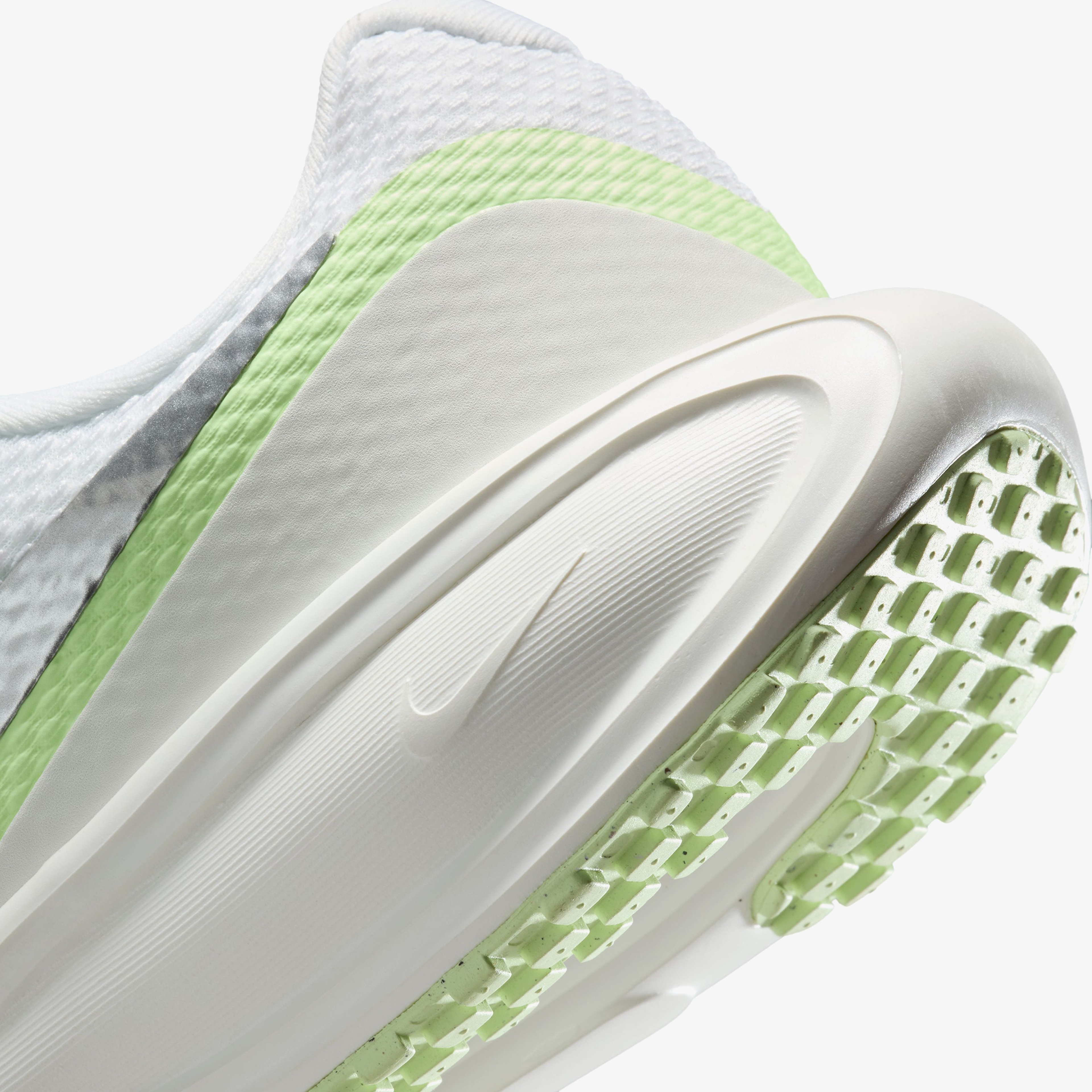 Nike Revolution 8 Kadın Beyaz Koşu Ayakkabısı