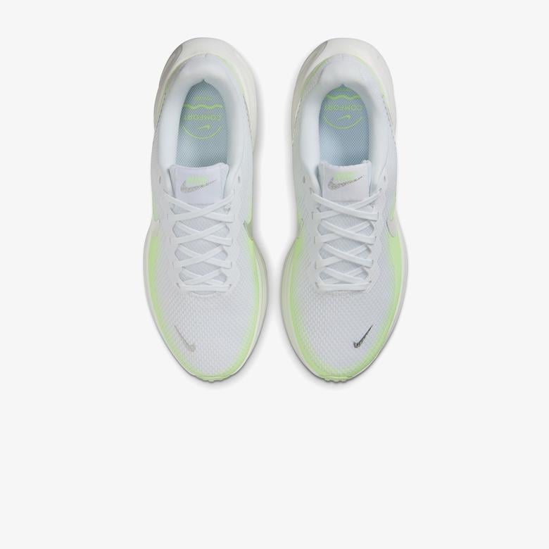 Nike Revolution 8 Kadın Beyaz Koşu Ayakkabısı