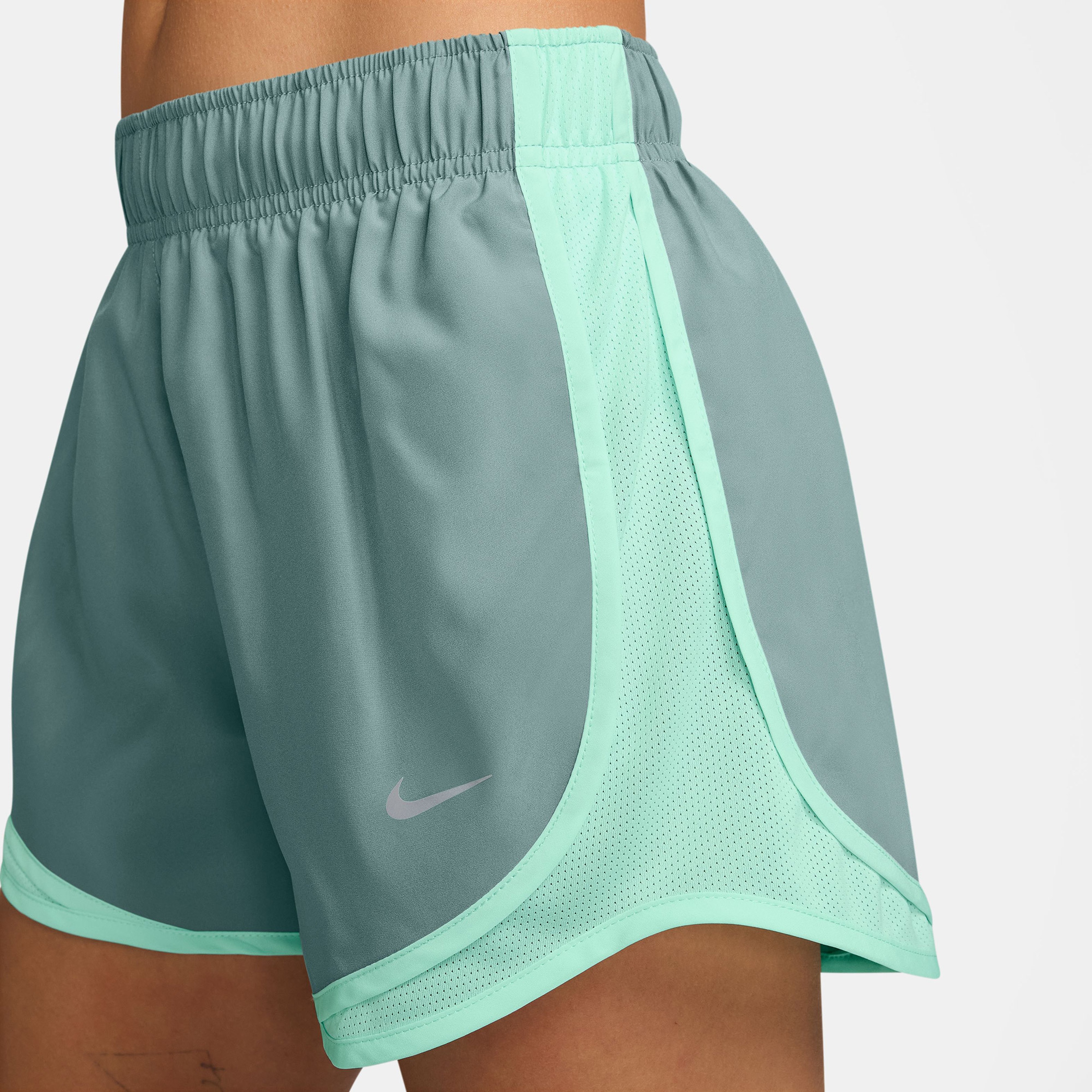 Nike Tempo Dri-Fit 8 cm Kadın Yeşil Şort