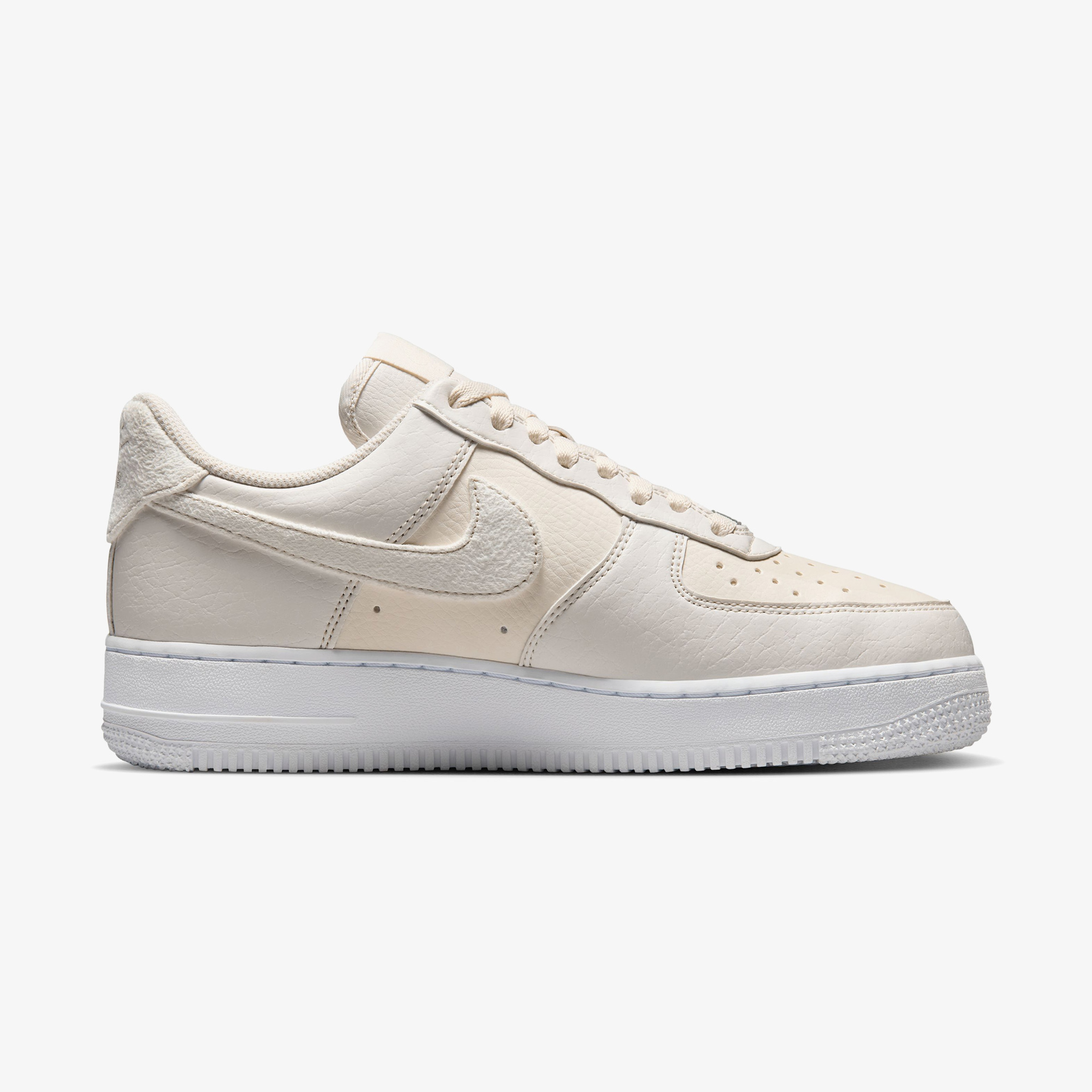 Nike Air Force 1 '07 Next Nature Kadın Krem Rengi Spor Ayakkabı