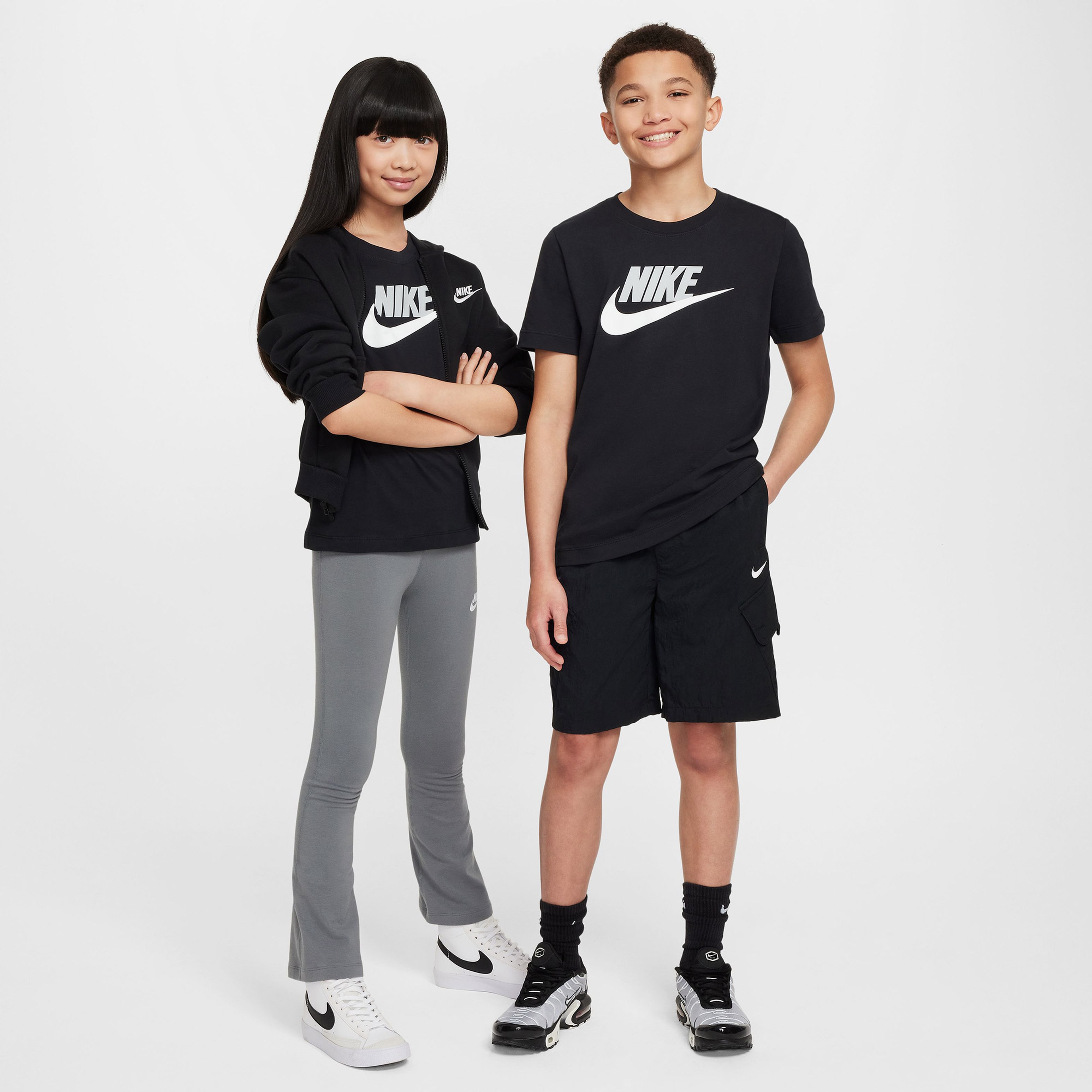 Nike Sportswear Futura Genç Çocuk Siyah T-Shirt