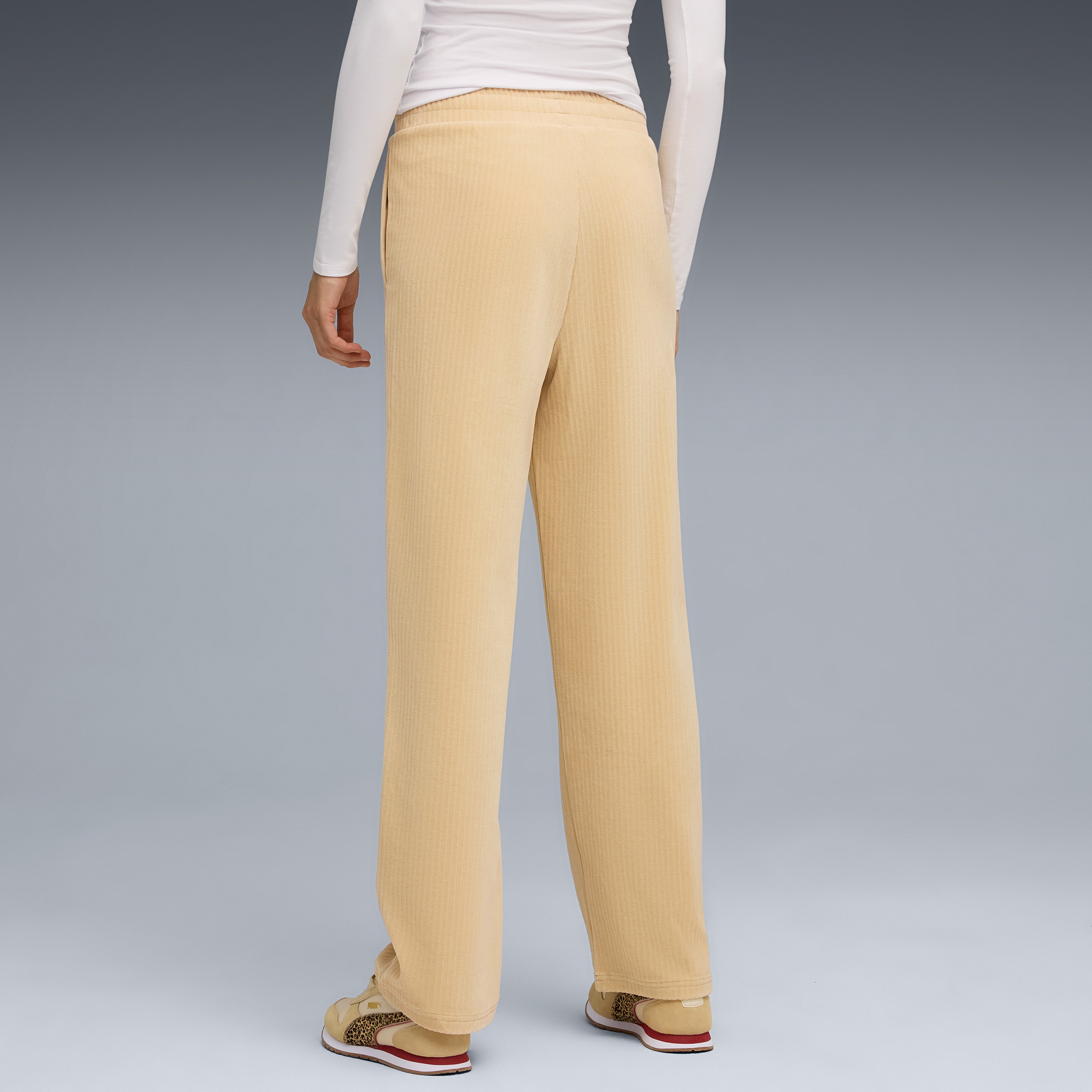 Puma Ess Elevated Velour Kadın Haki Eşofman Altı