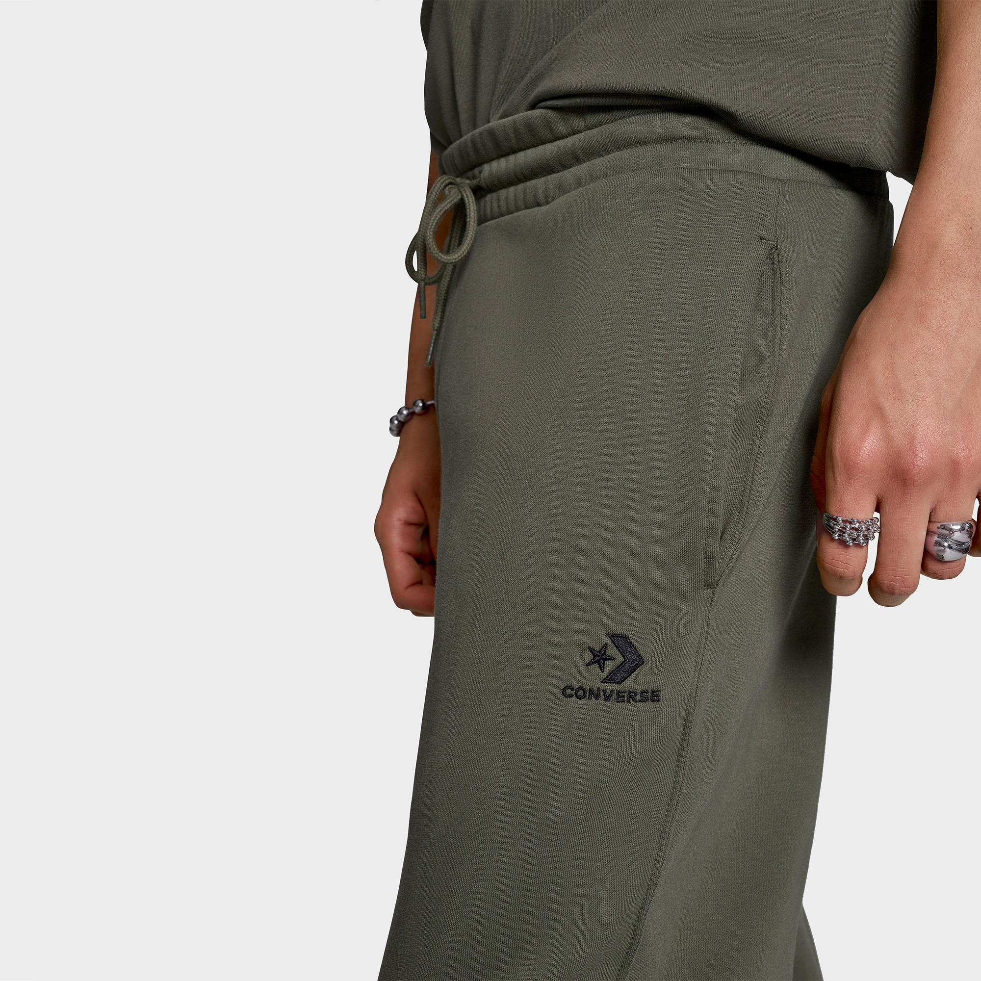 Converse Embroidered Star Chevron Standard-Fit Erkek Haki Eşofman Altı