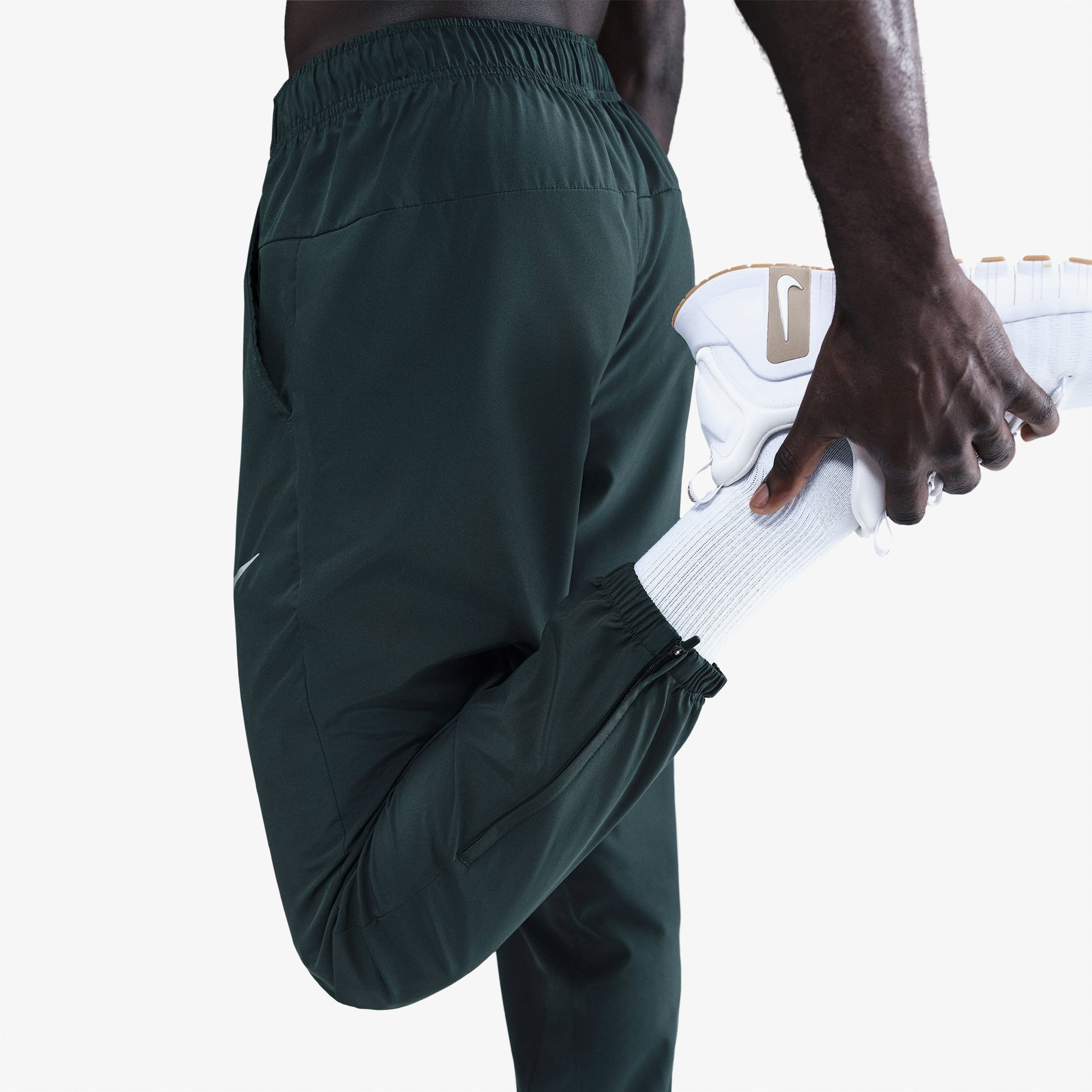 Nike Form Erkek Yeşil Antrenman Eşofman Altı