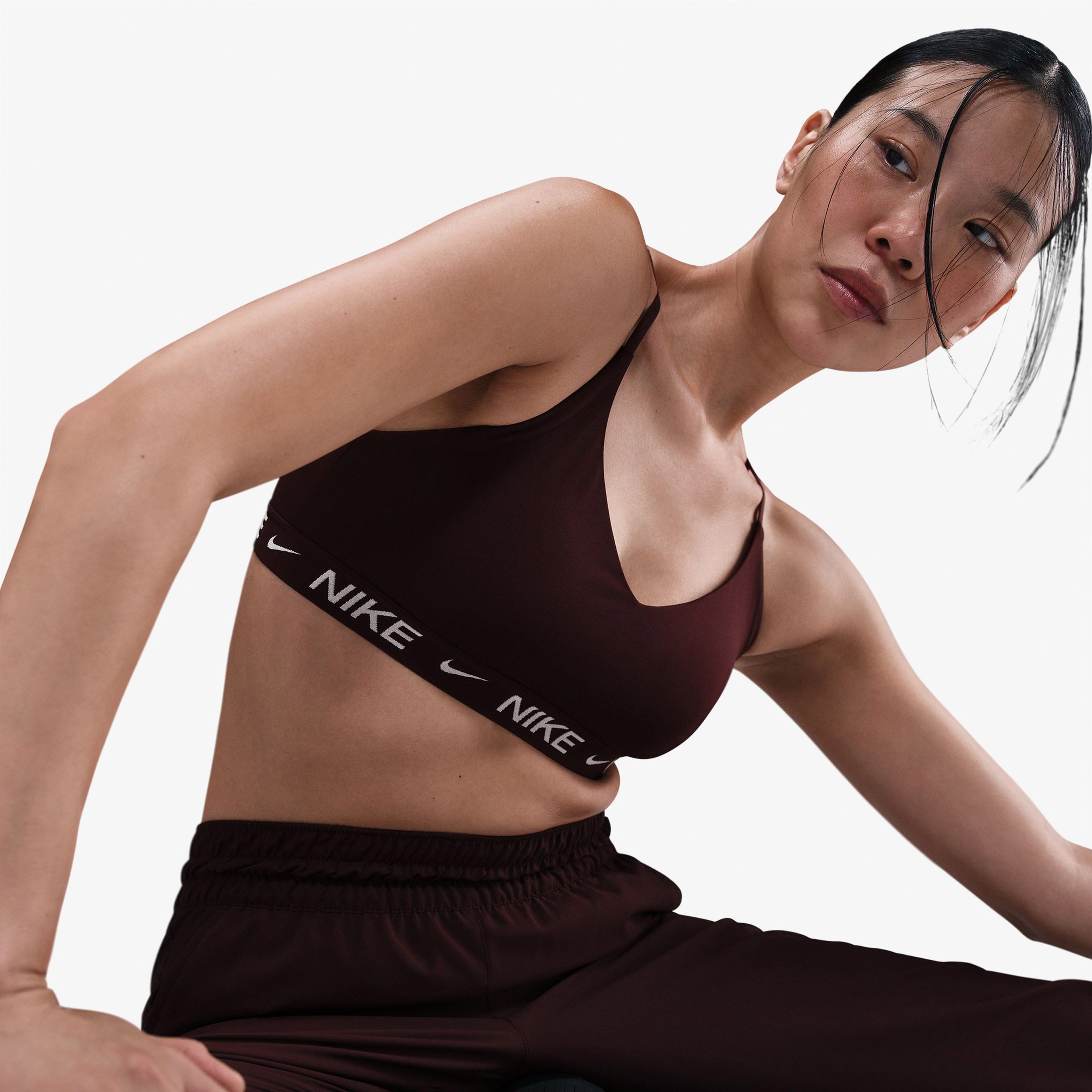 Nike Indy Light Support Kadın Bordo Antrenman Bra