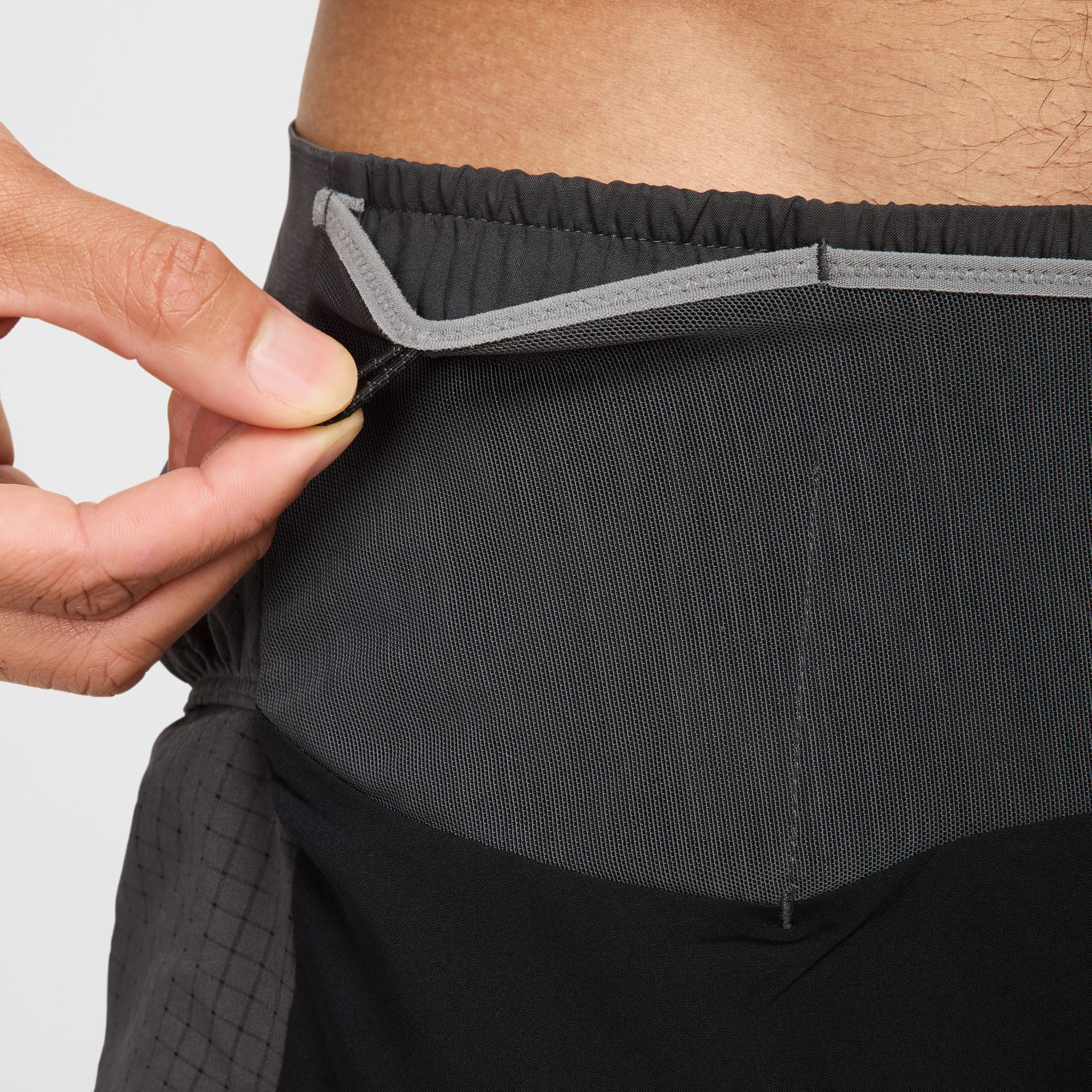 Nike Trail Second Sunrise Erkek Siyah Koşu Şortu