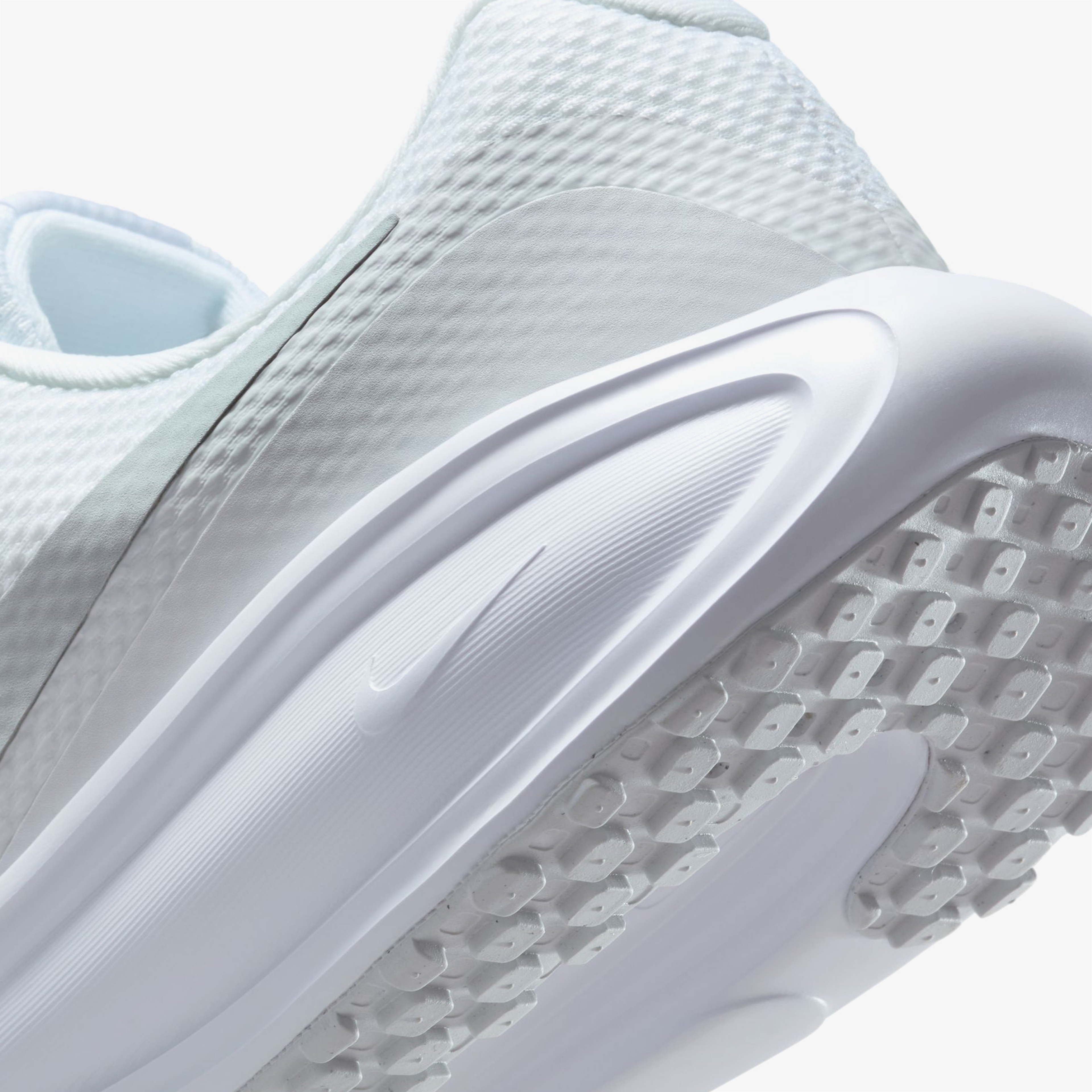 Nike Revolution 8 Erkek Beyaz Koşu Ayakkabısı