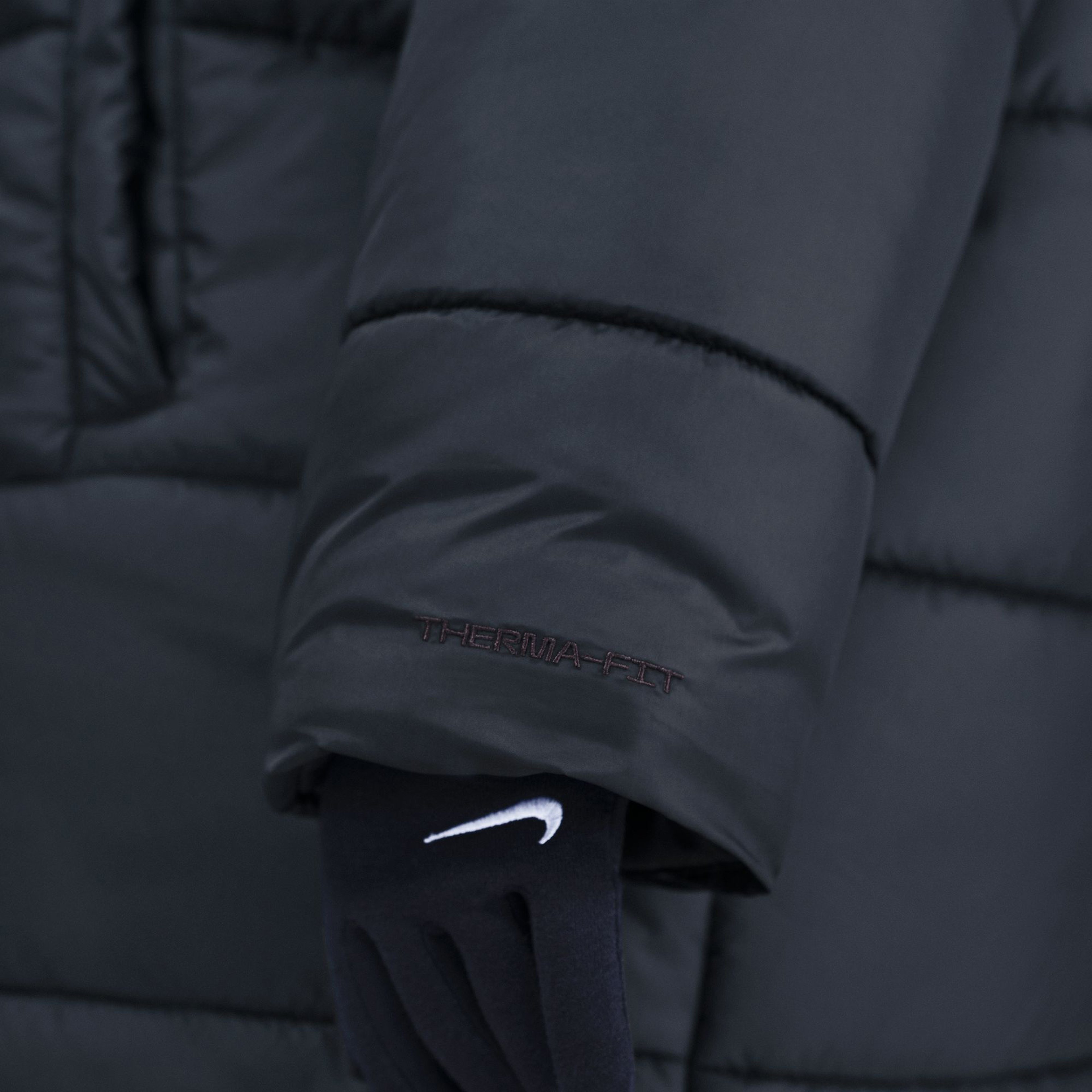 Nike Sportswear Classic Kadın Siyah Mont