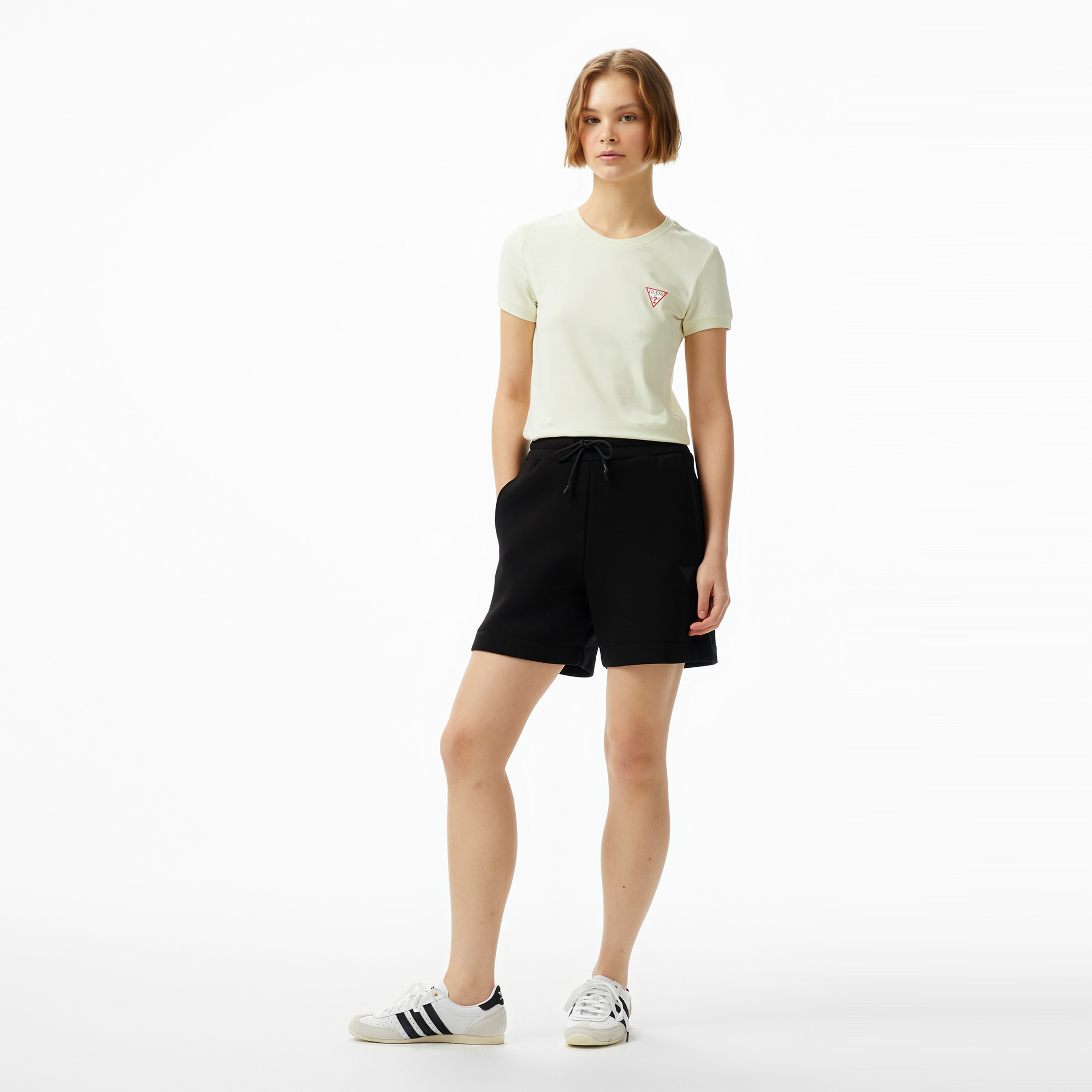 Guess Elly Shorts Eco Soft Tech Scuba 340 Kadın Siyah Şort