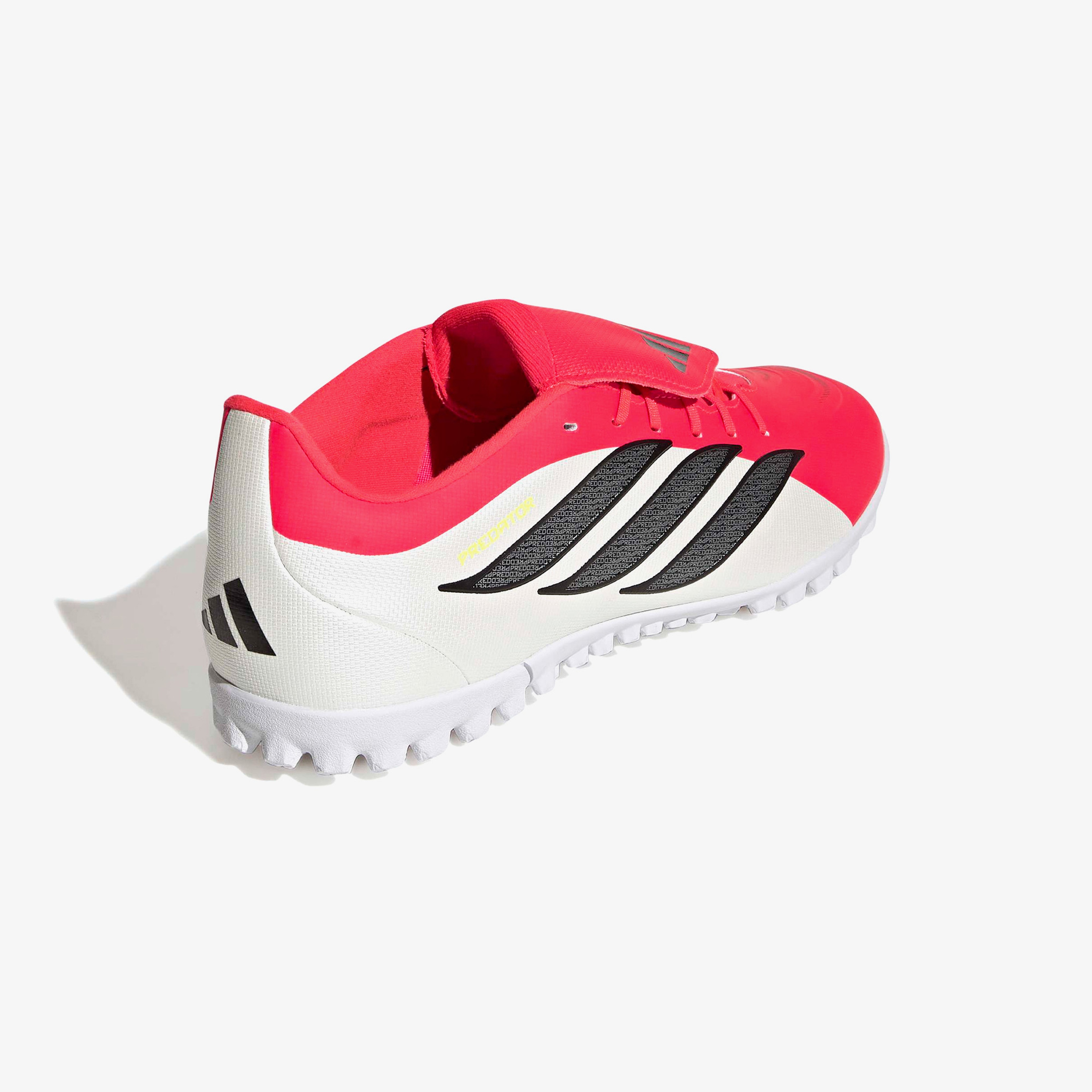 adidas Predator Club Katlanır Dilli Erkek Kırmızı Halı Saha Kramponu