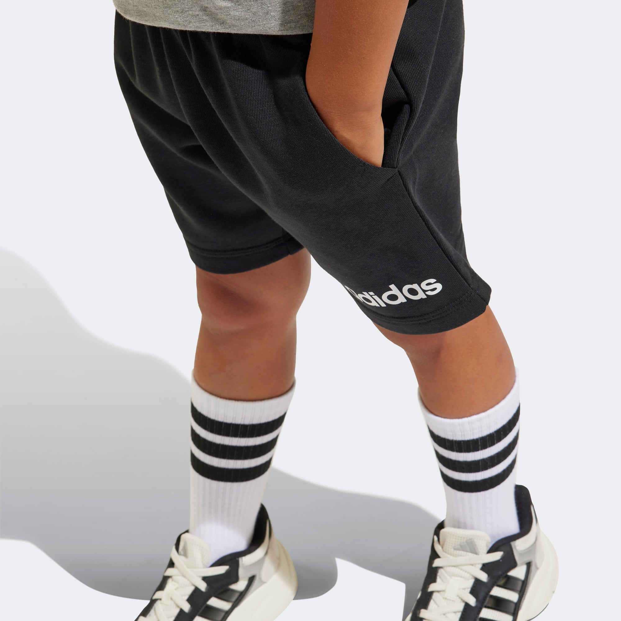 adidas Essentials Set Çocuk Gri Eşofman Takımı