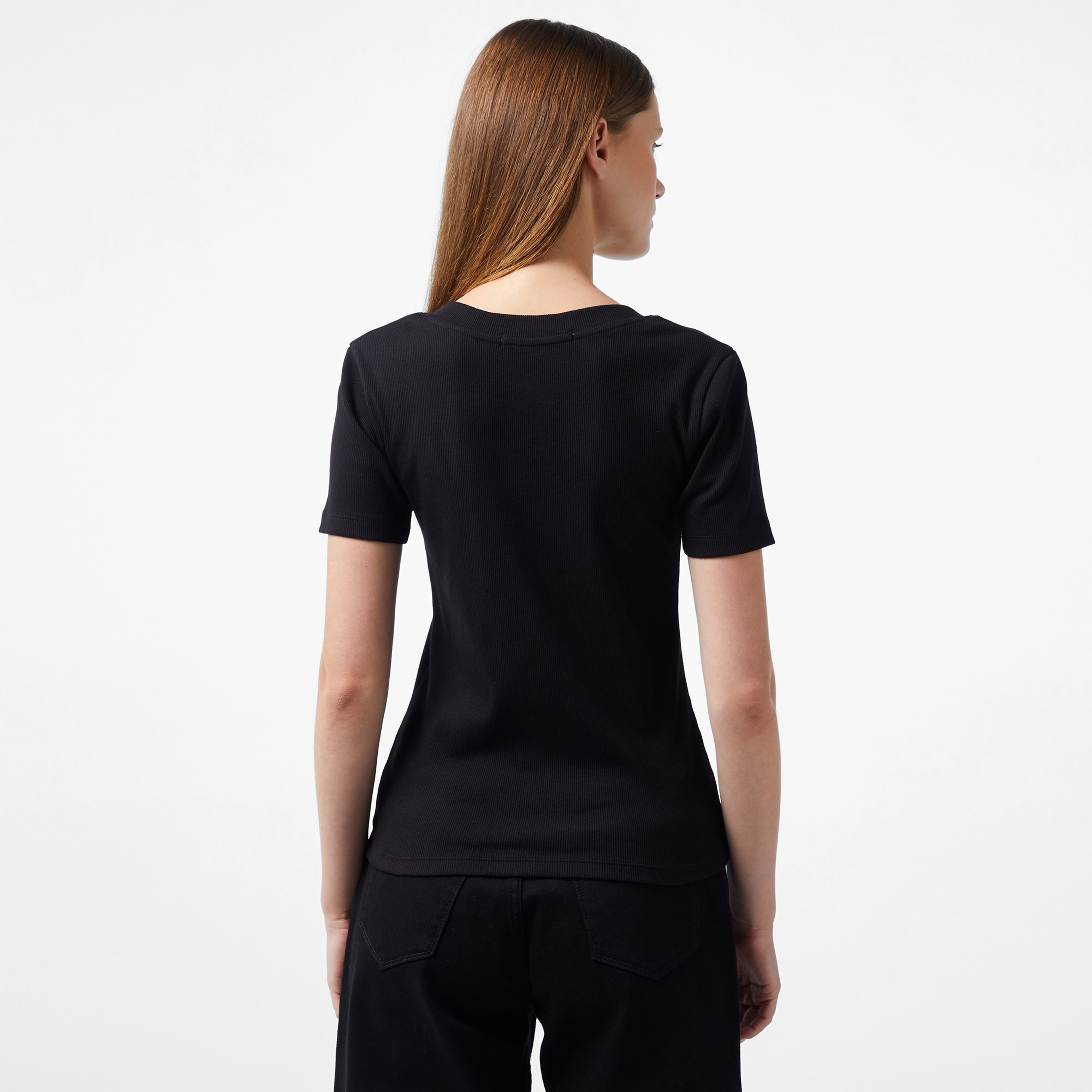 Calvin Klein Jeans Woven Label Rib V-Neck Kadın Siyah T-Shirt