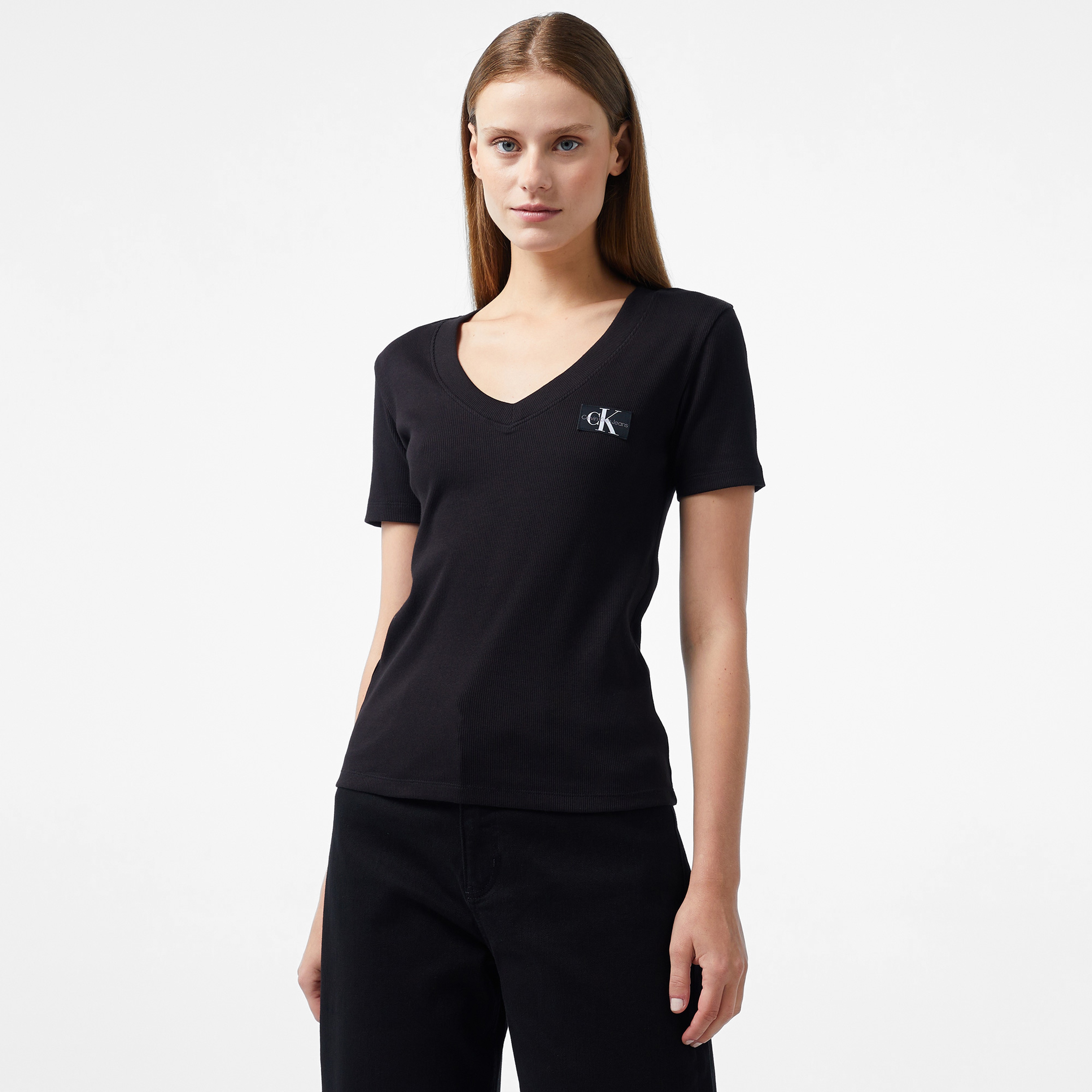 Calvin Klein Jeans Woven Label Rib V-Neck Kadın Siyah T-Shirt