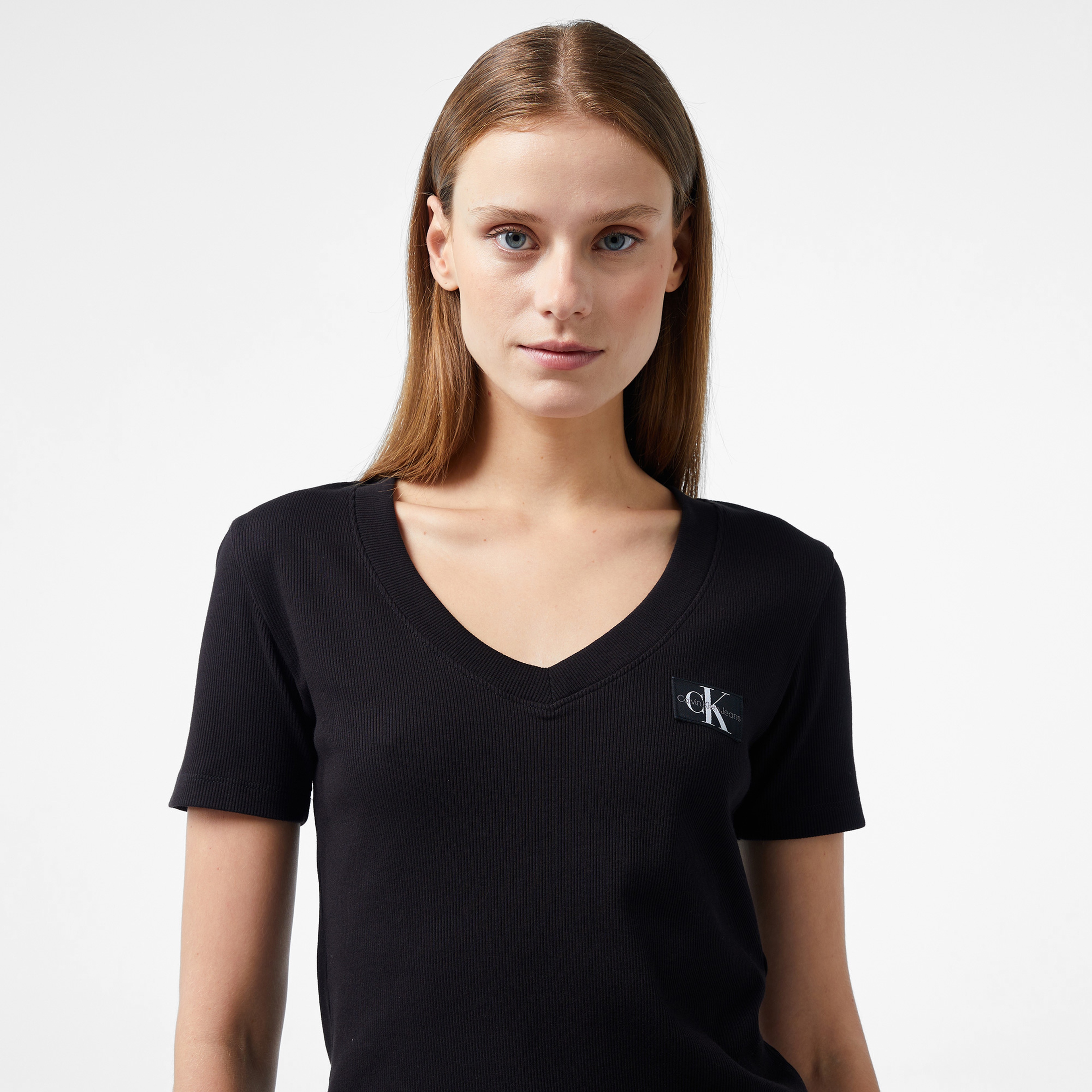 Calvin Klein Jeans Woven Label Rib V-Neck Kadın Siyah T-Shirt
