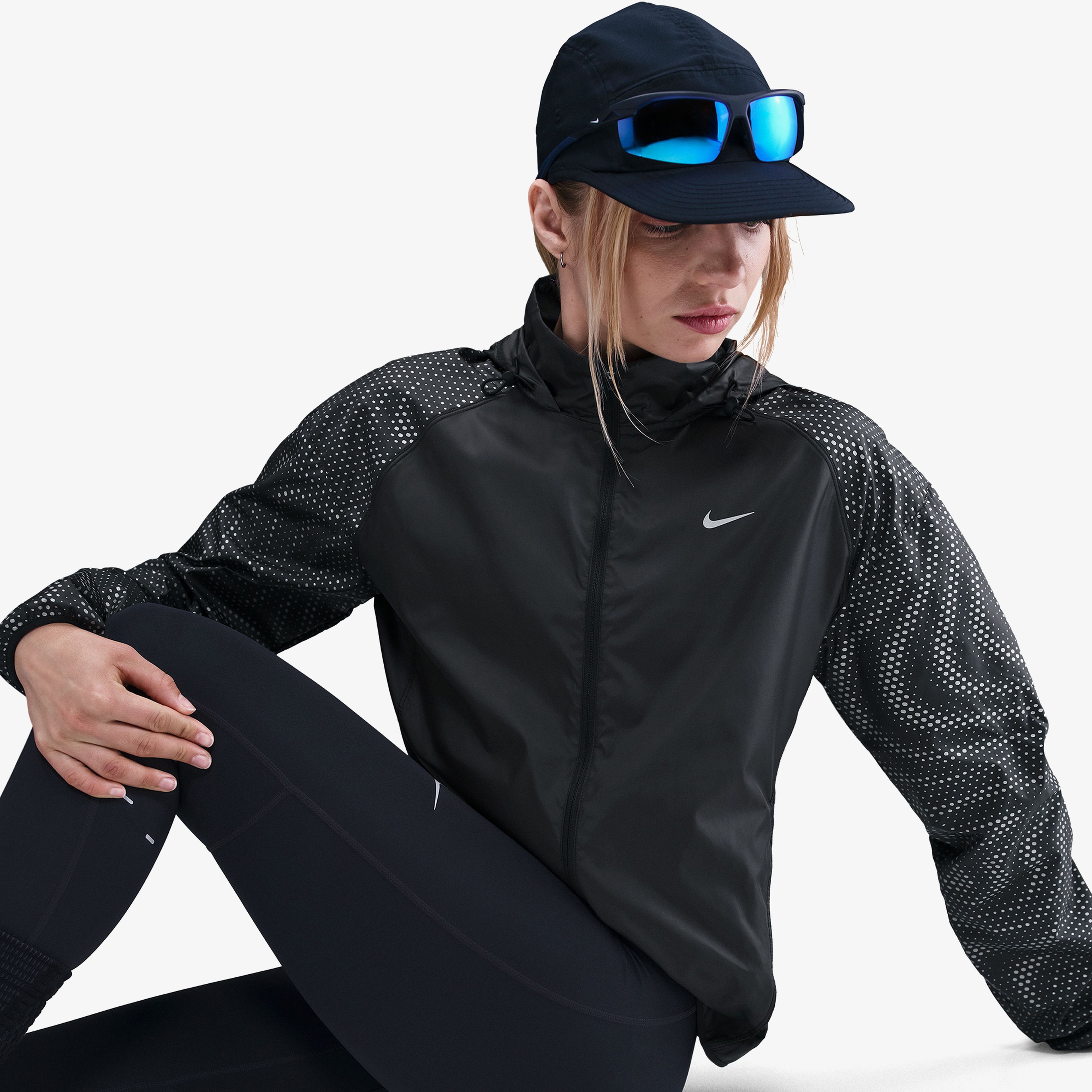 Nike Tempo Flash Kadın Siyah Koşu Ceketi