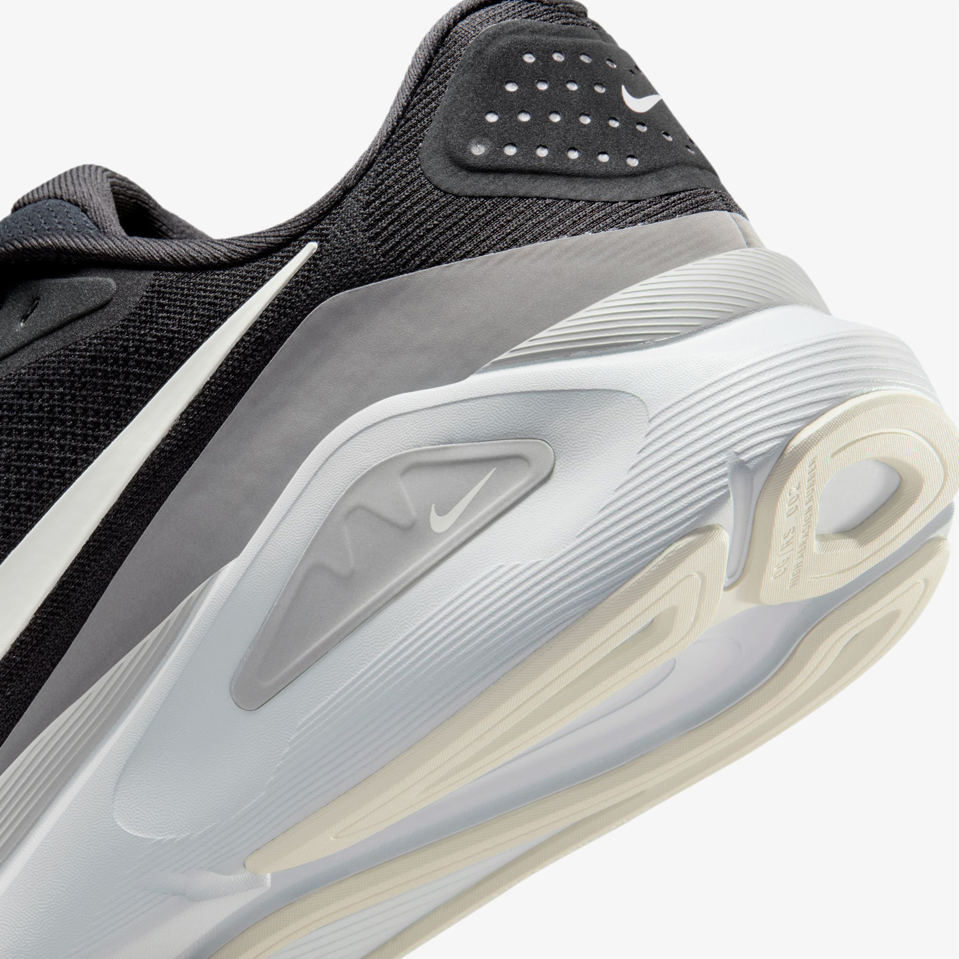 Nike Structure 26 Erkek Siyah Koşu Ayakkabısı