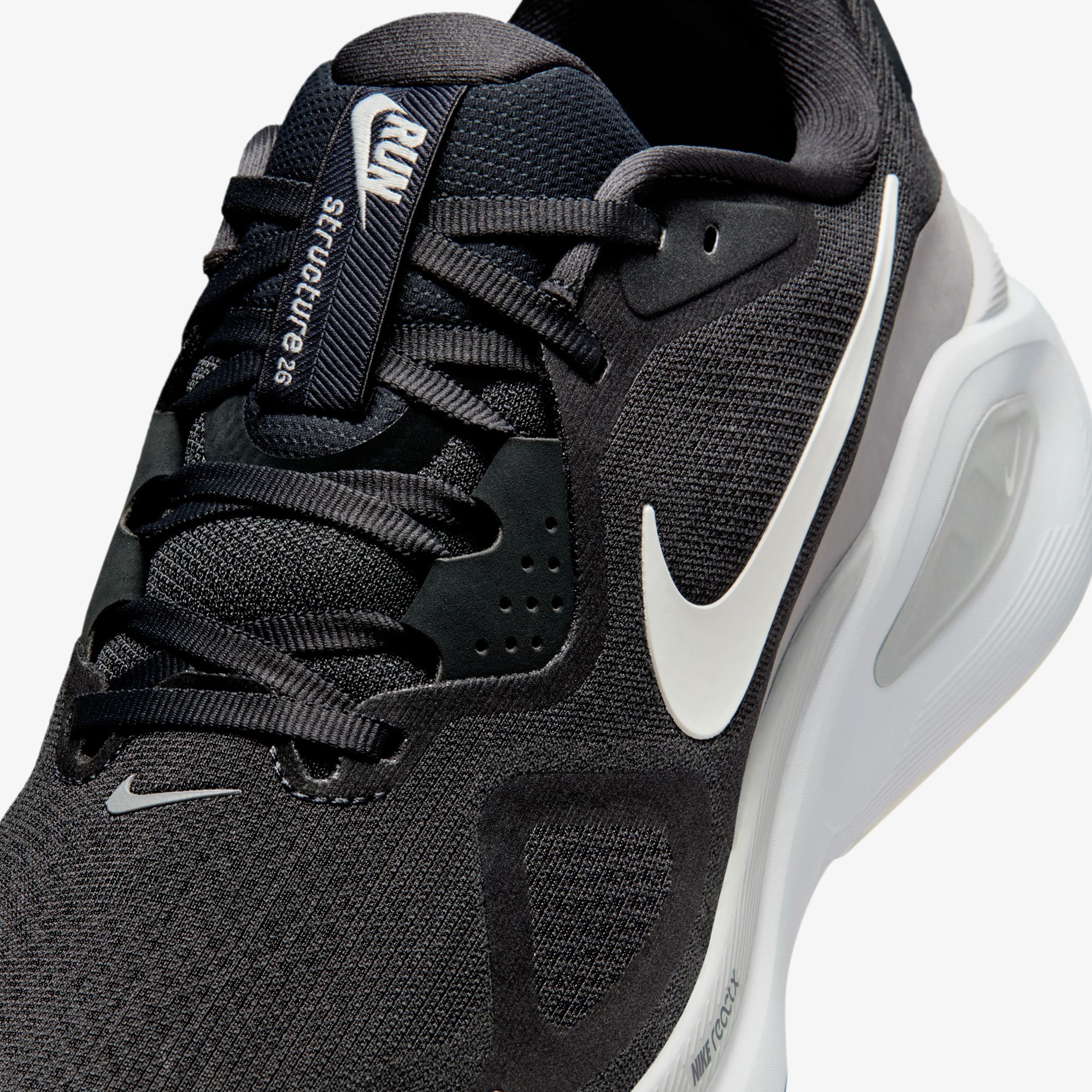 Nike Structure 26 Erkek Siyah Koşu Ayakkabısı