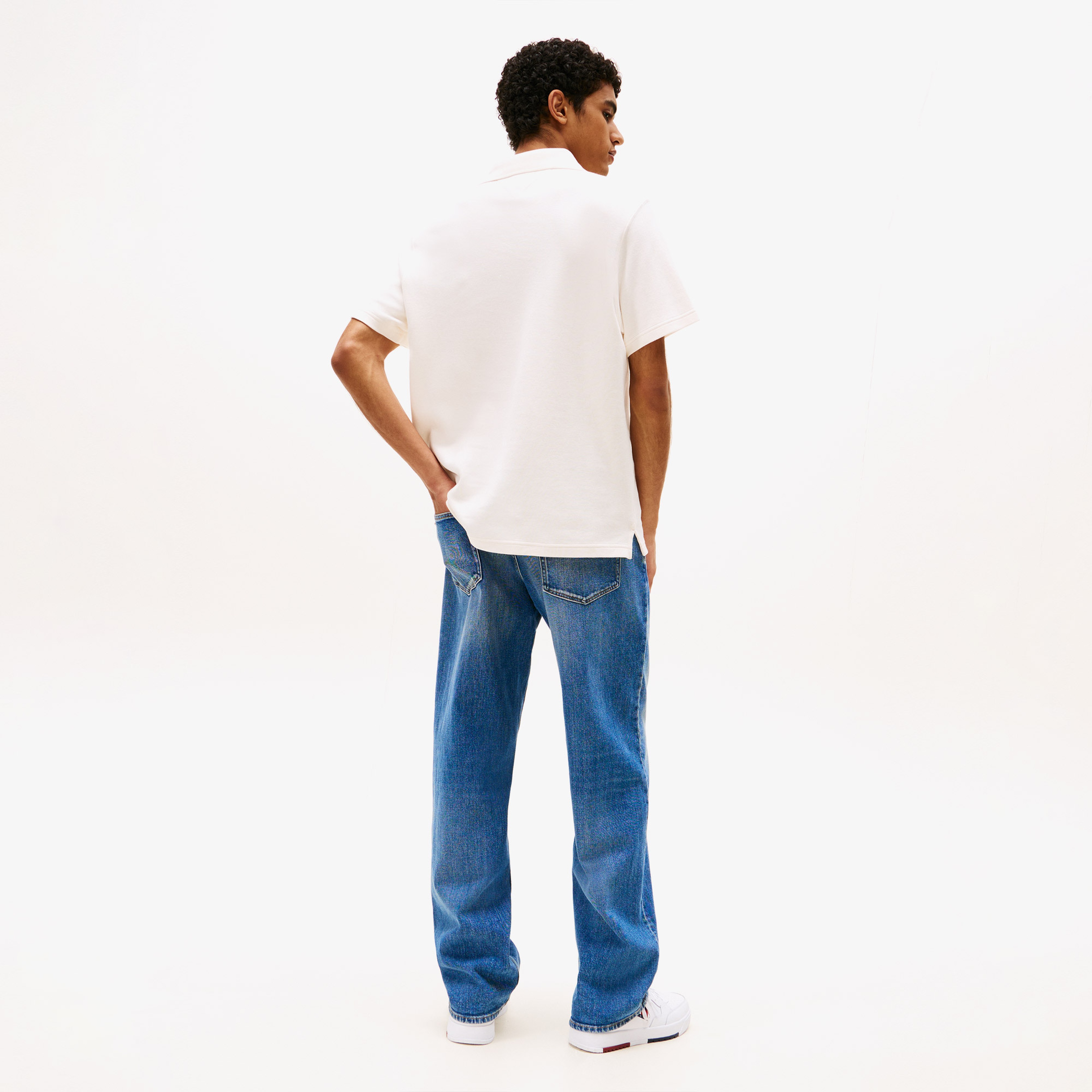 Tommy Jeans Regular Monogram Erkek Beyaz Polo Yaka T-Shirt