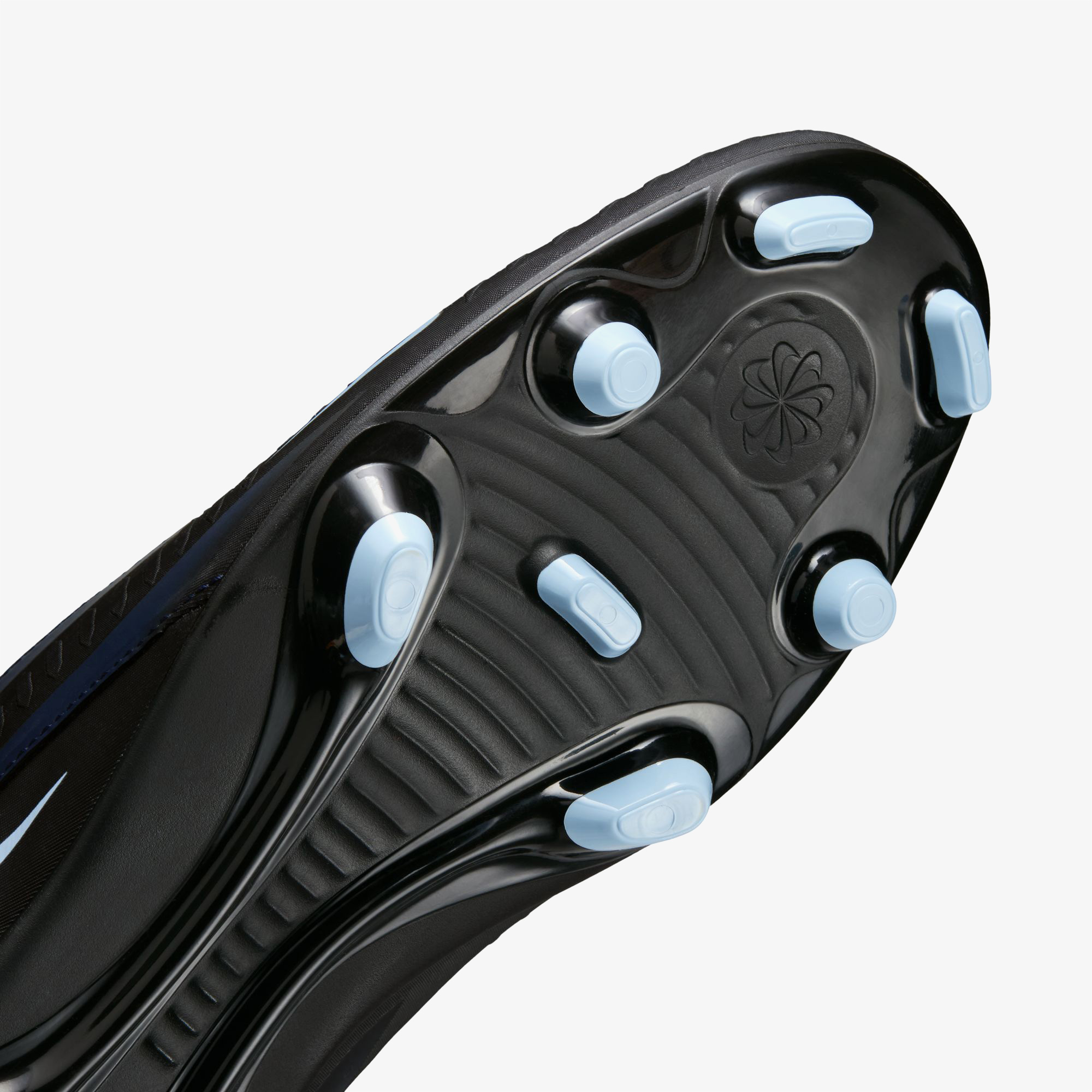 Nike Phantom 6 Low Club Erkek Siyah Çim Saha Kramponu