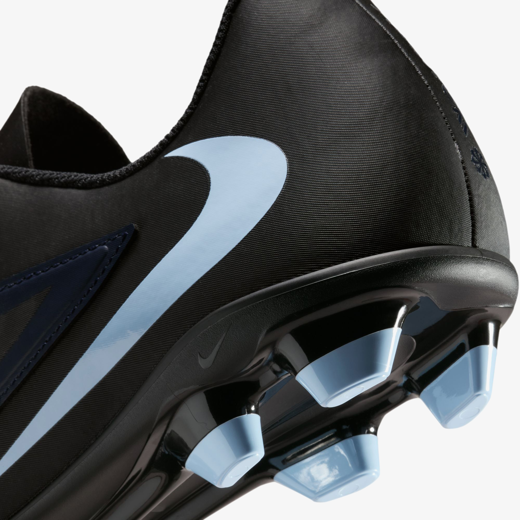 Nike Phantom 6 Low Club Erkek Siyah Çim Saha Kramponu