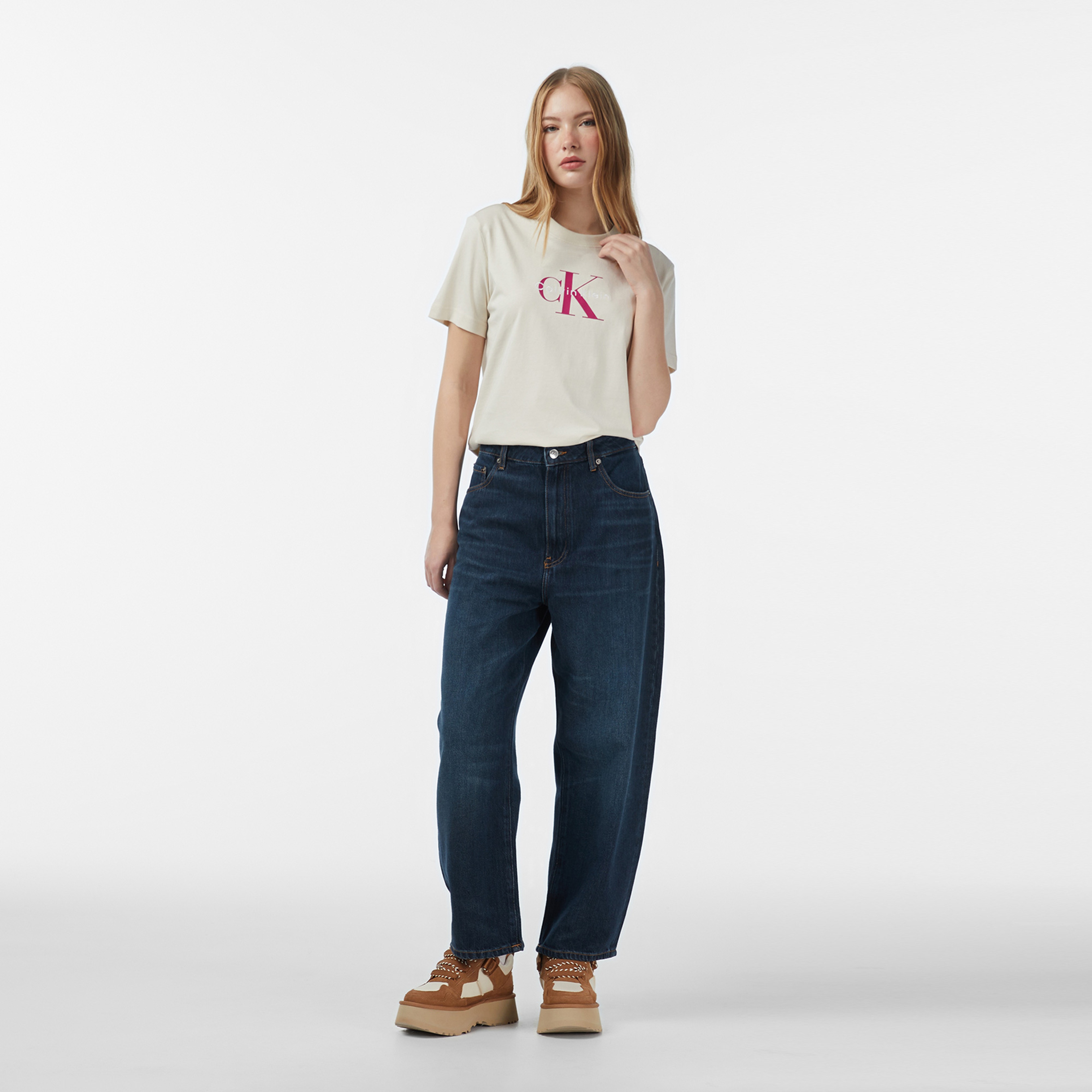 Calvin Klein Hero Classic Monologo Kadın Beyaz T-Shirt