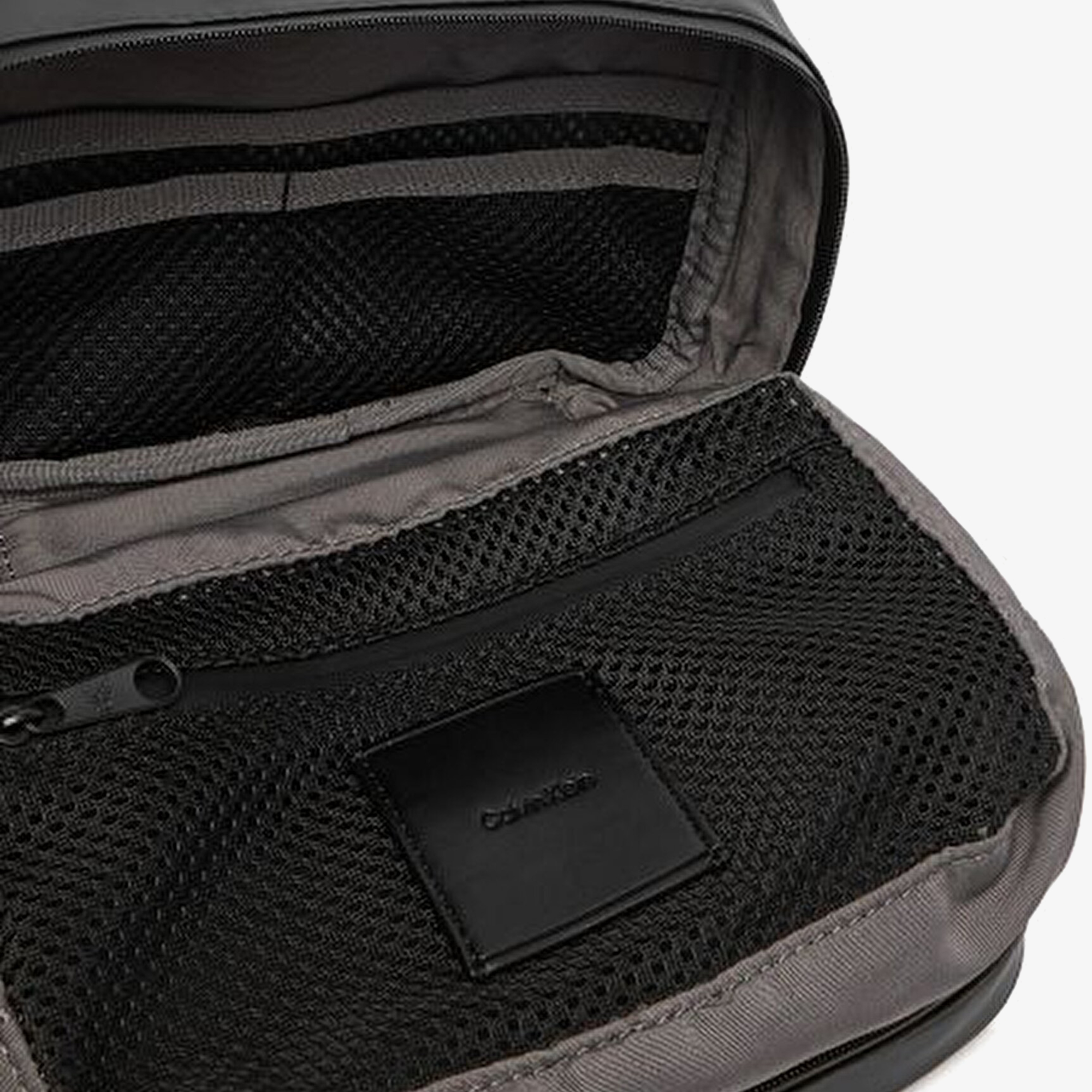 Calvin Klein Utility Dopp Kit Hanger Erkek Siyah El Çantası