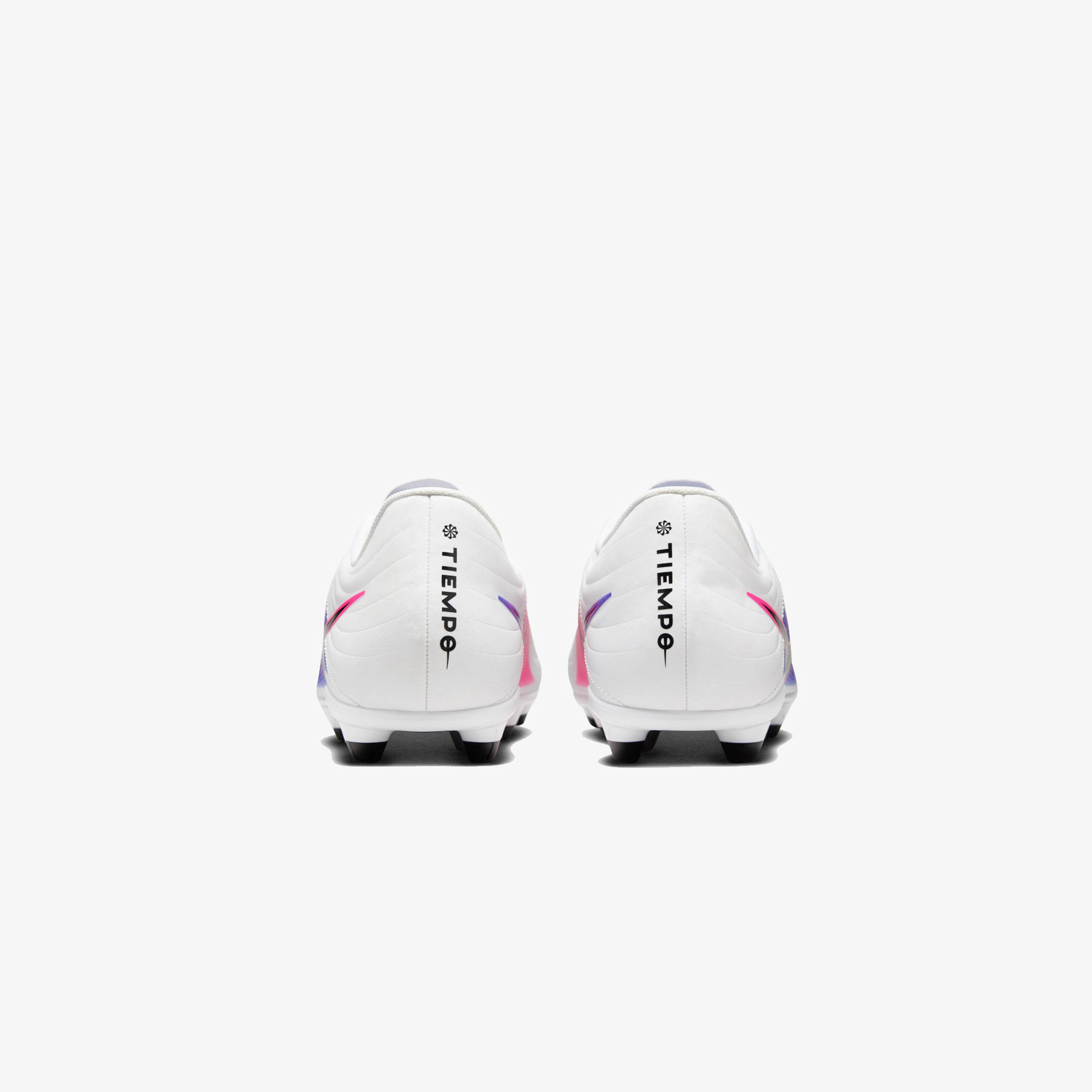 Nike Tiempo Maestro Club Erkek Beyaz Halı Saha Kramponu