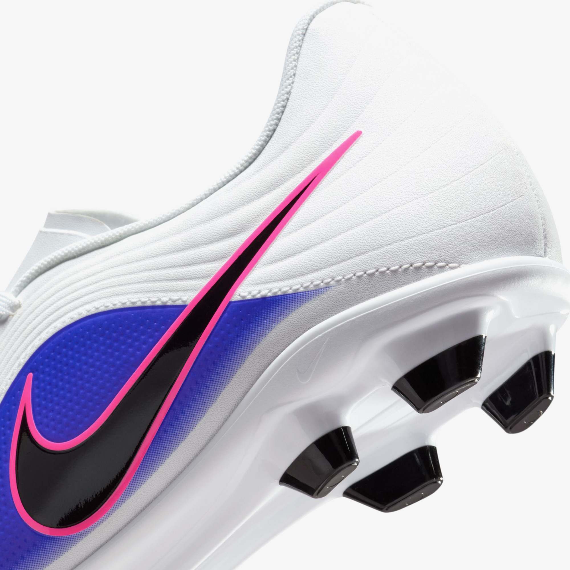 Nike Tiempo Maestro Club Erkek Beyaz Halı Saha Kramponu