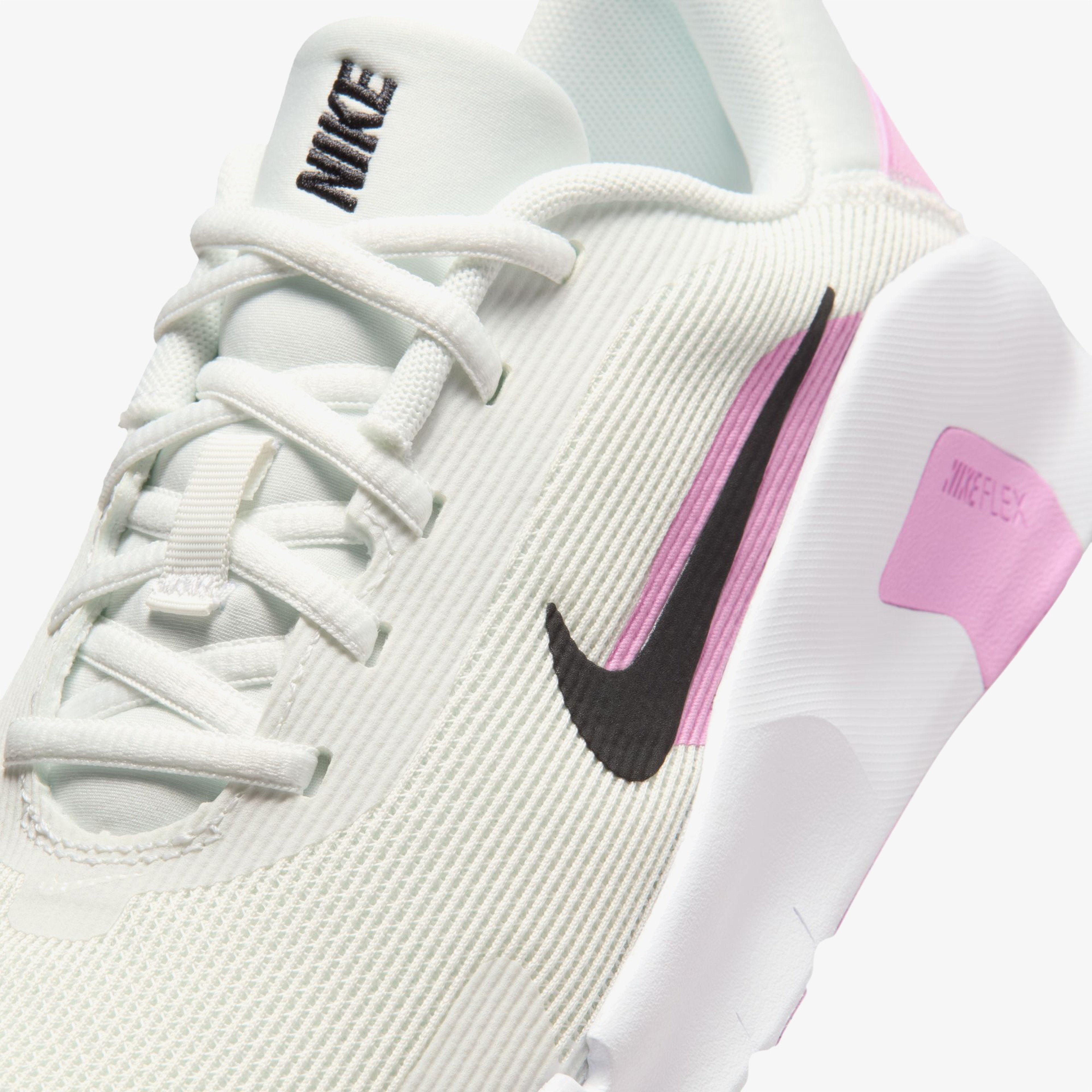 Nike Flex Train Kadın Beyaz Antrenman Ayakkabısı