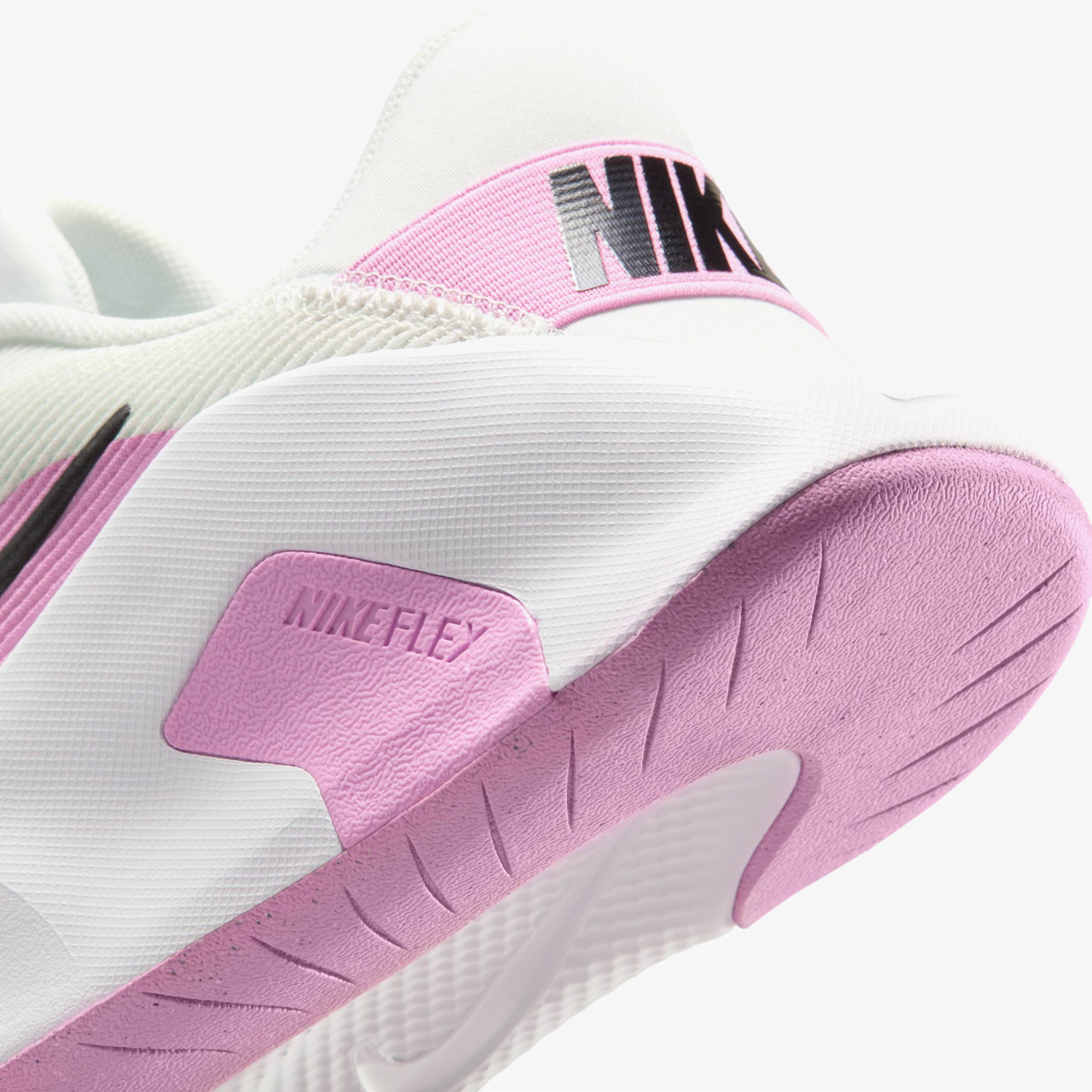 Nike Flex Train Kadın Beyaz Antrenman Ayakkabısı