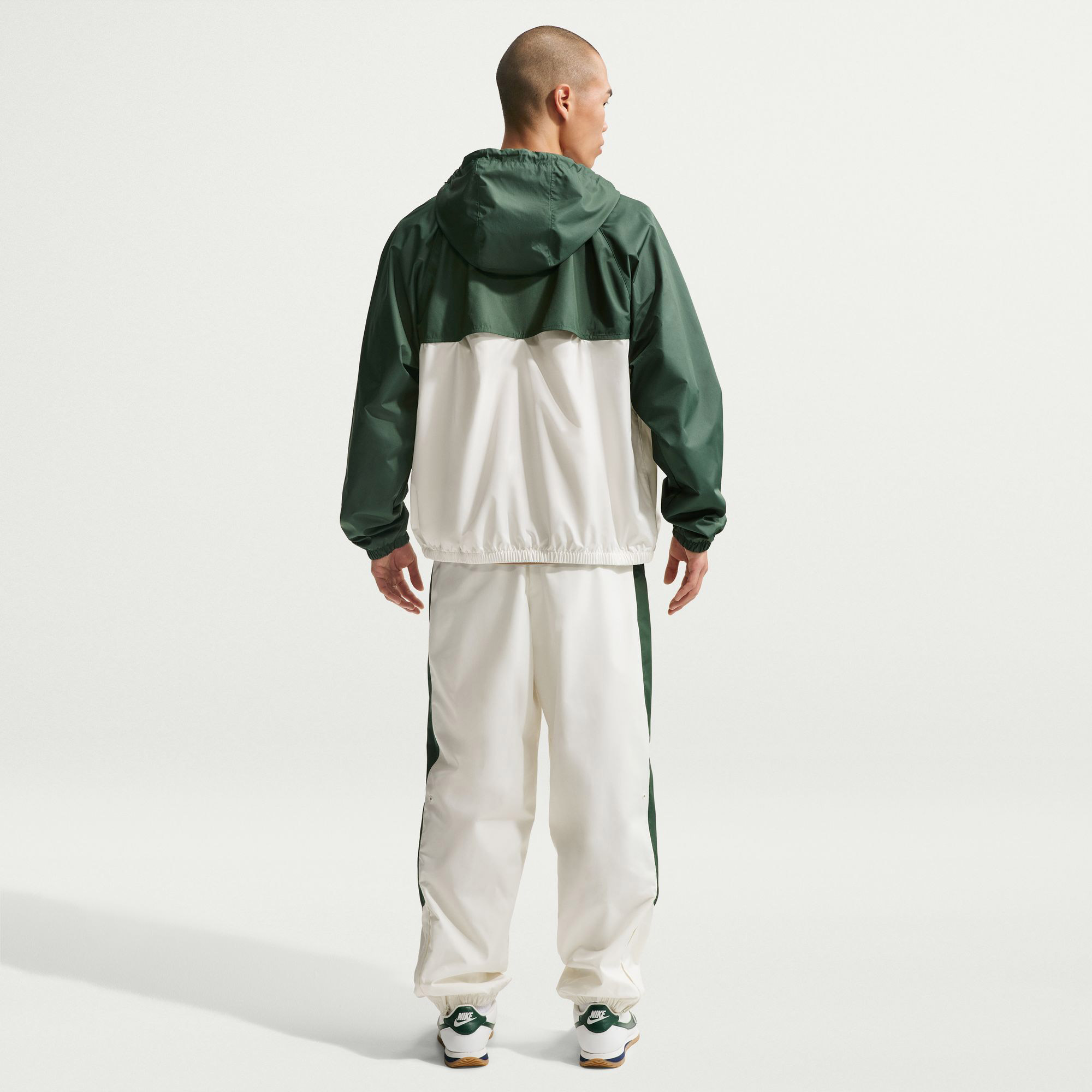 Nike Windrunner Erkek Yeşil Ceket