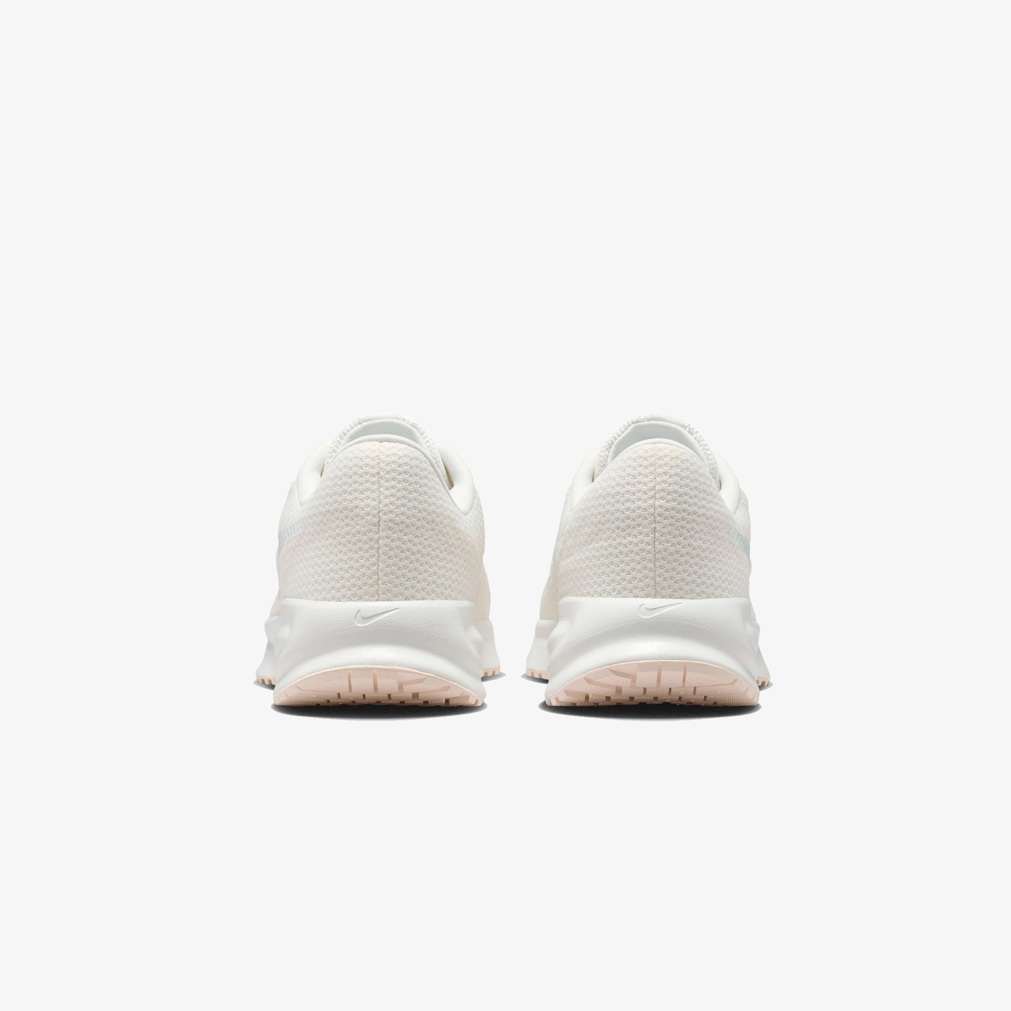 Nike Run Defy Kadın Krem Koşu Ayakkabısı