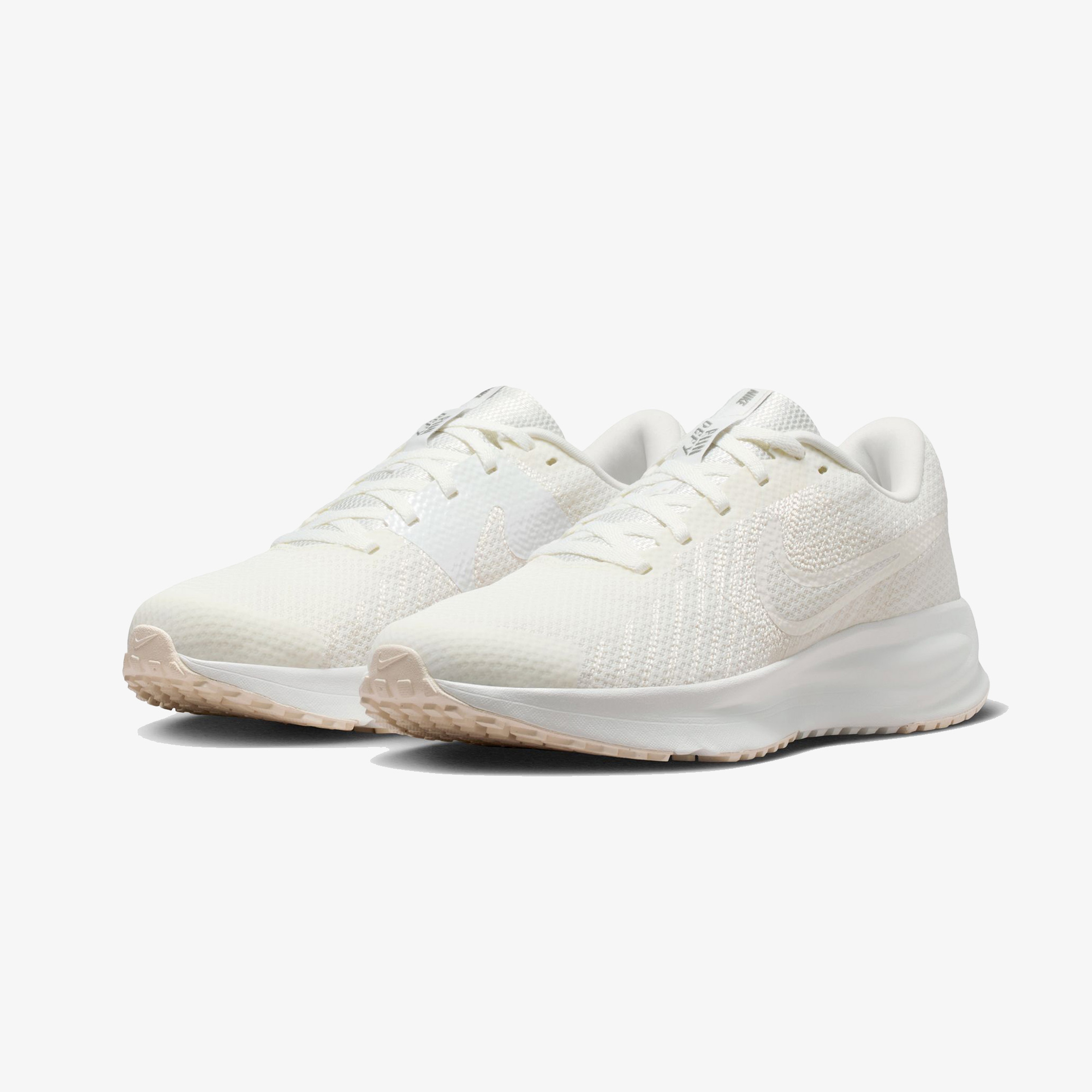 Nike Run Defy Kadın Krem Koşu Ayakkabısı