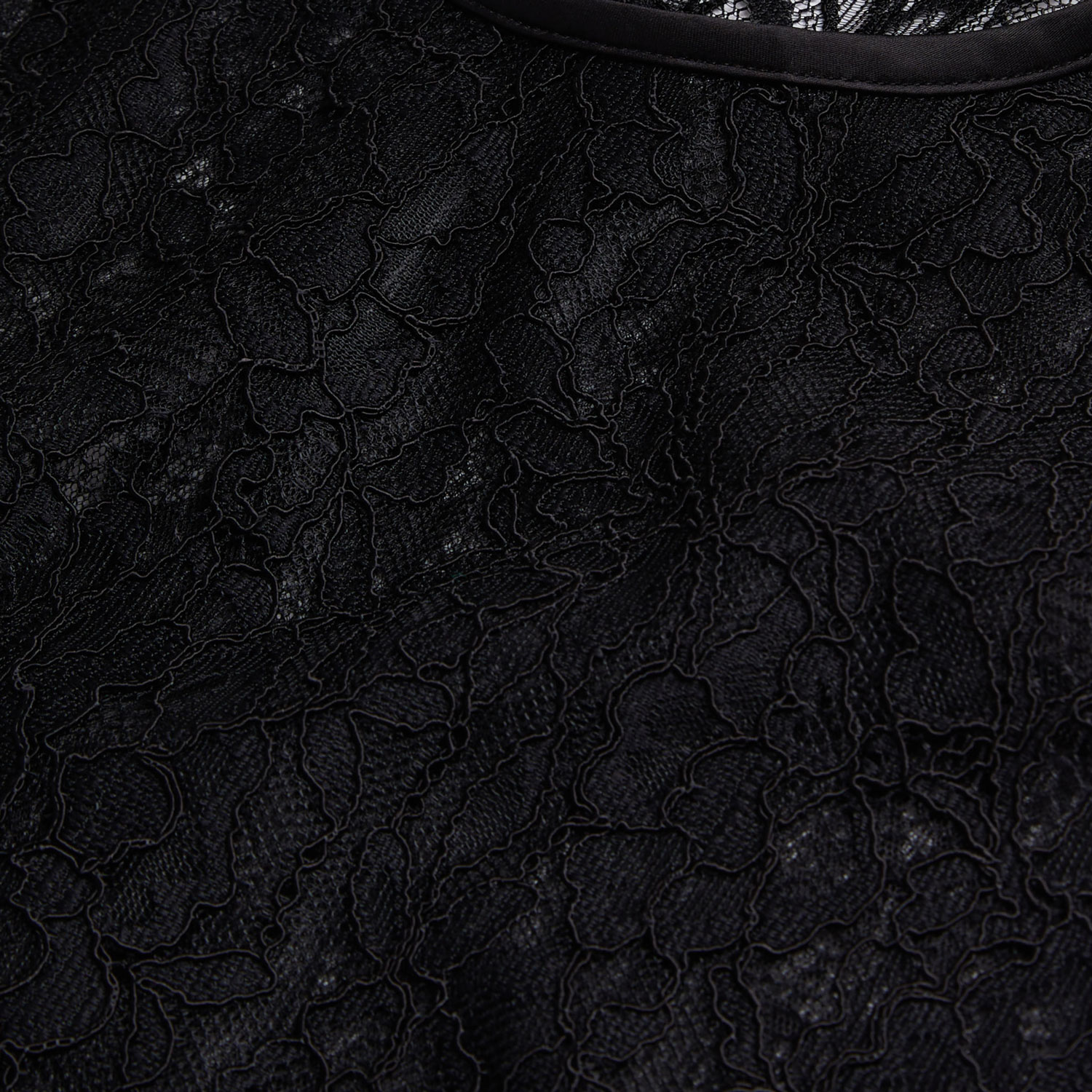 KADIN BİSİKLET YAKA KOLSUZ SİYAH DANTEL BLUZ