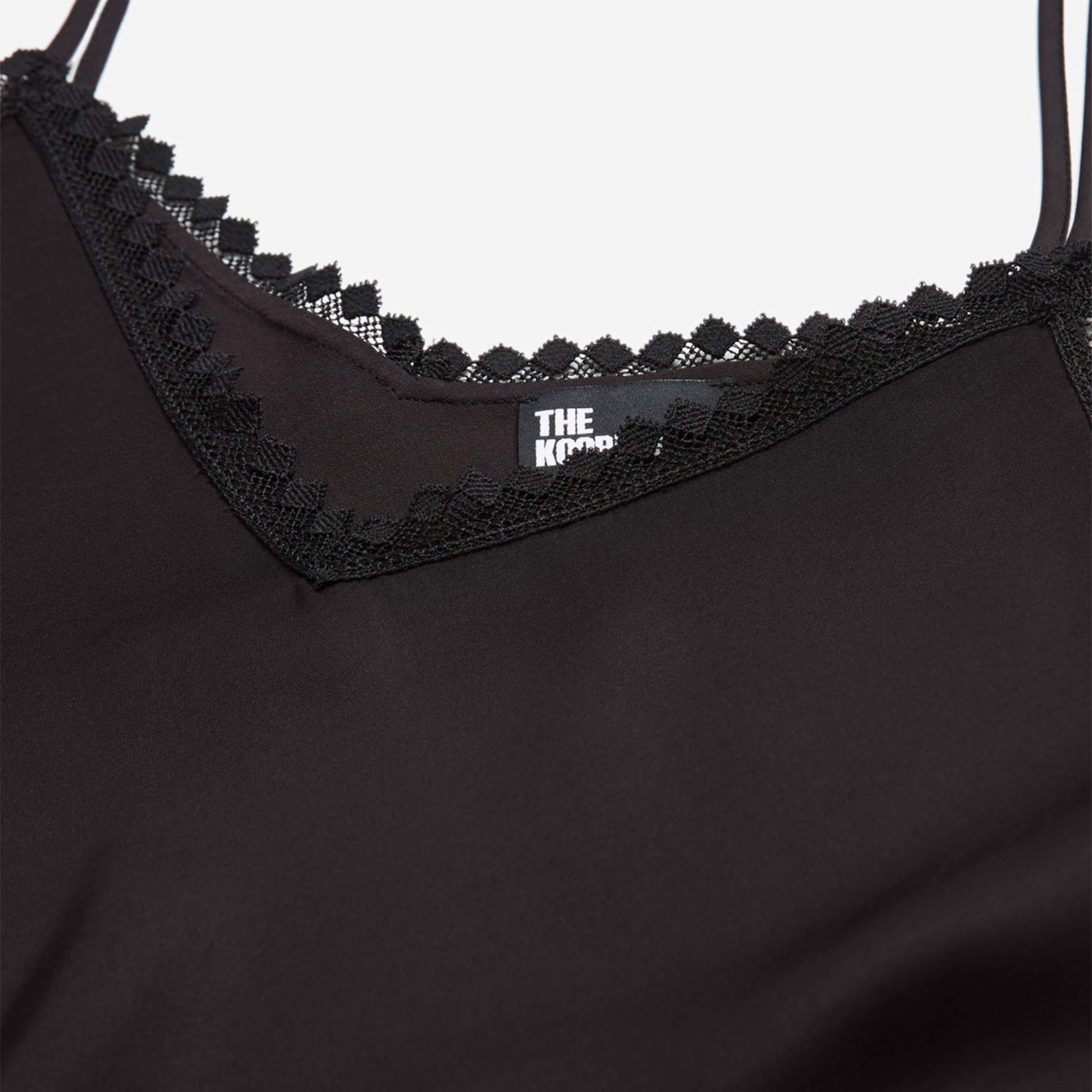 KADIN SİYAH ASKILI BLUZ