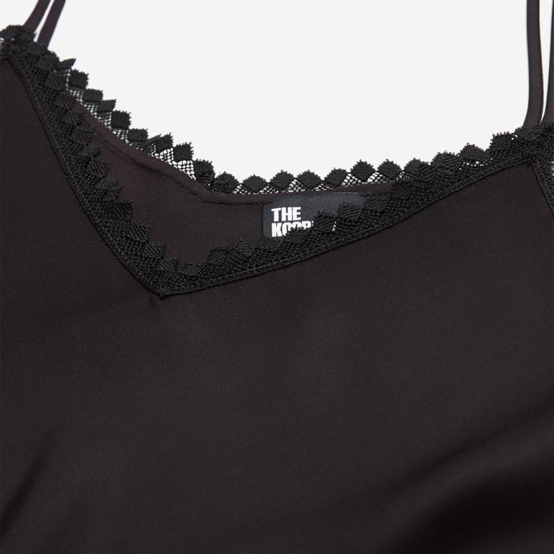 KADIN SİYAH ASKILI BLUZ