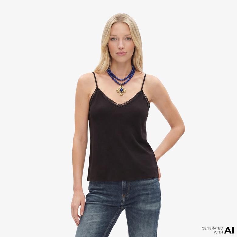 KADIN SİYAH ASKILI BLUZ