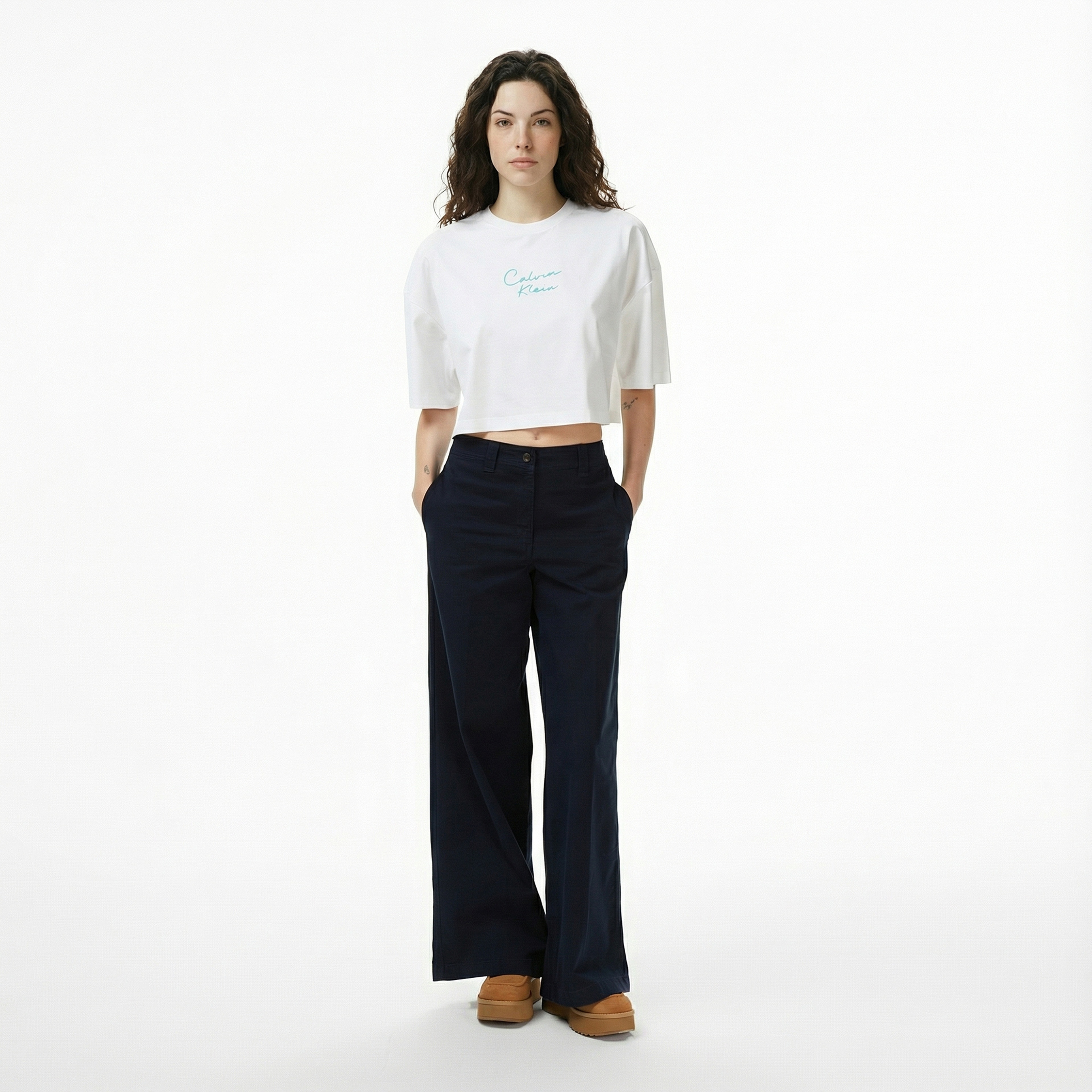 Calvin Klein Cropped Boxy Chain Stitch Logo Kadın Beyaz Crop T-Shirt